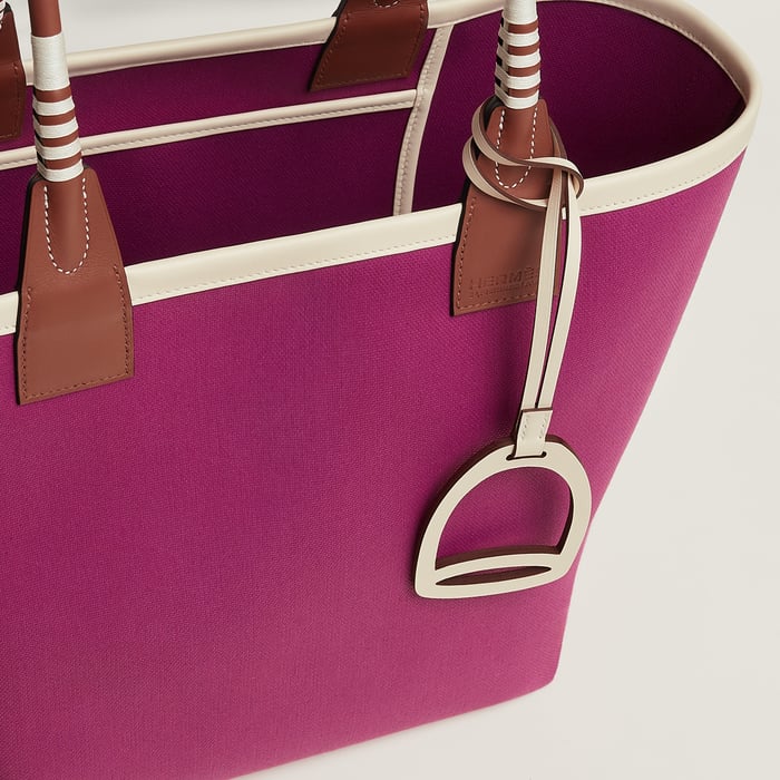 Steeple 28 Bag