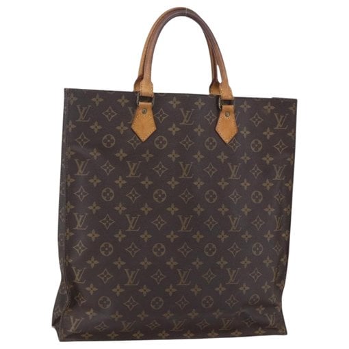 Plat leather handbag