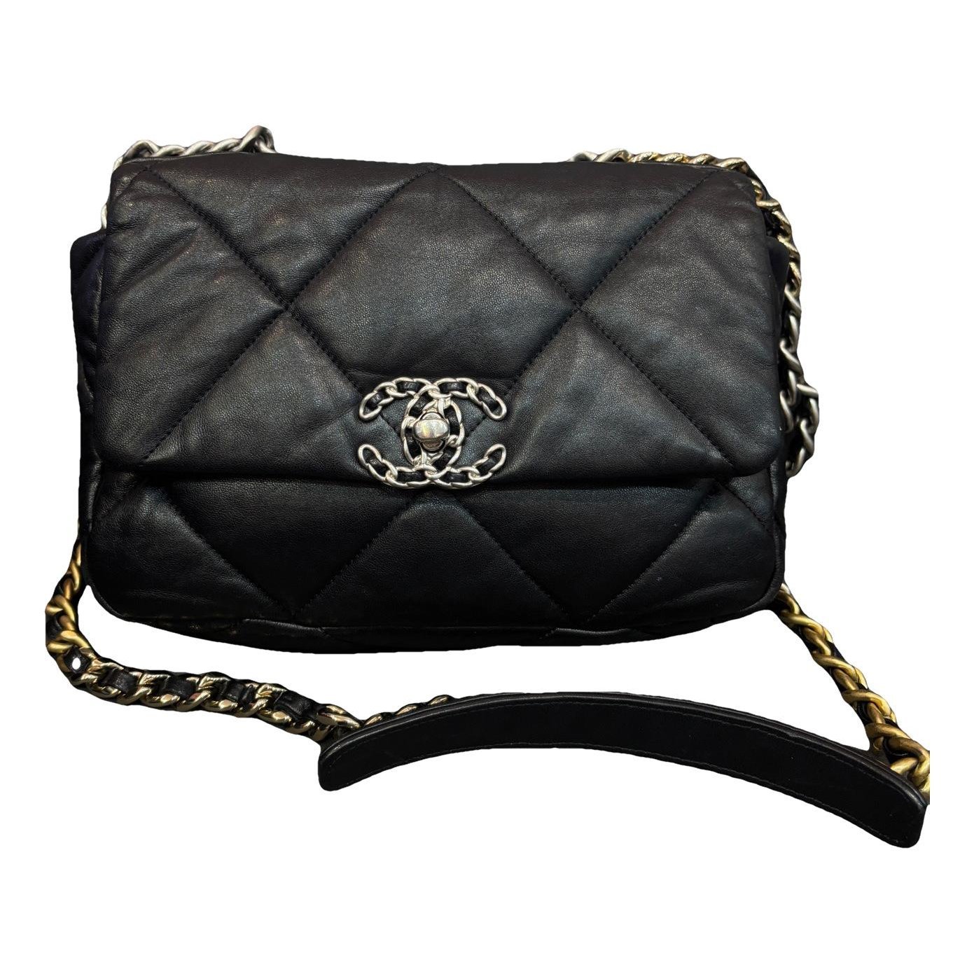 Chanel 19 leather handbag