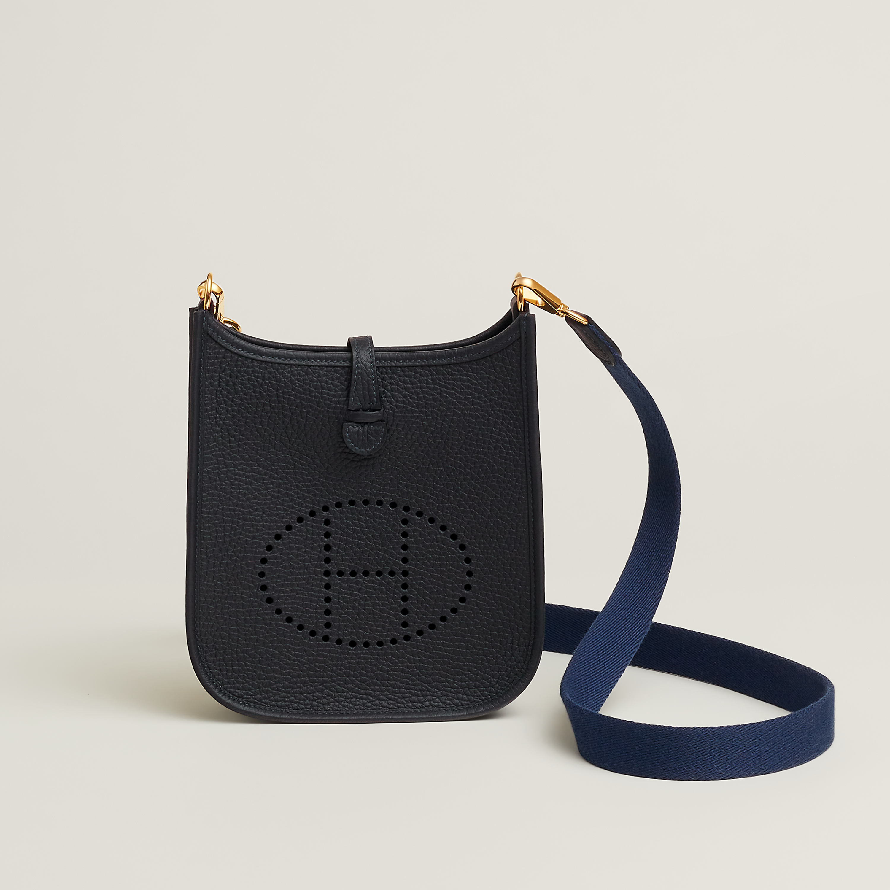 Evelyne 16 Amazone 백