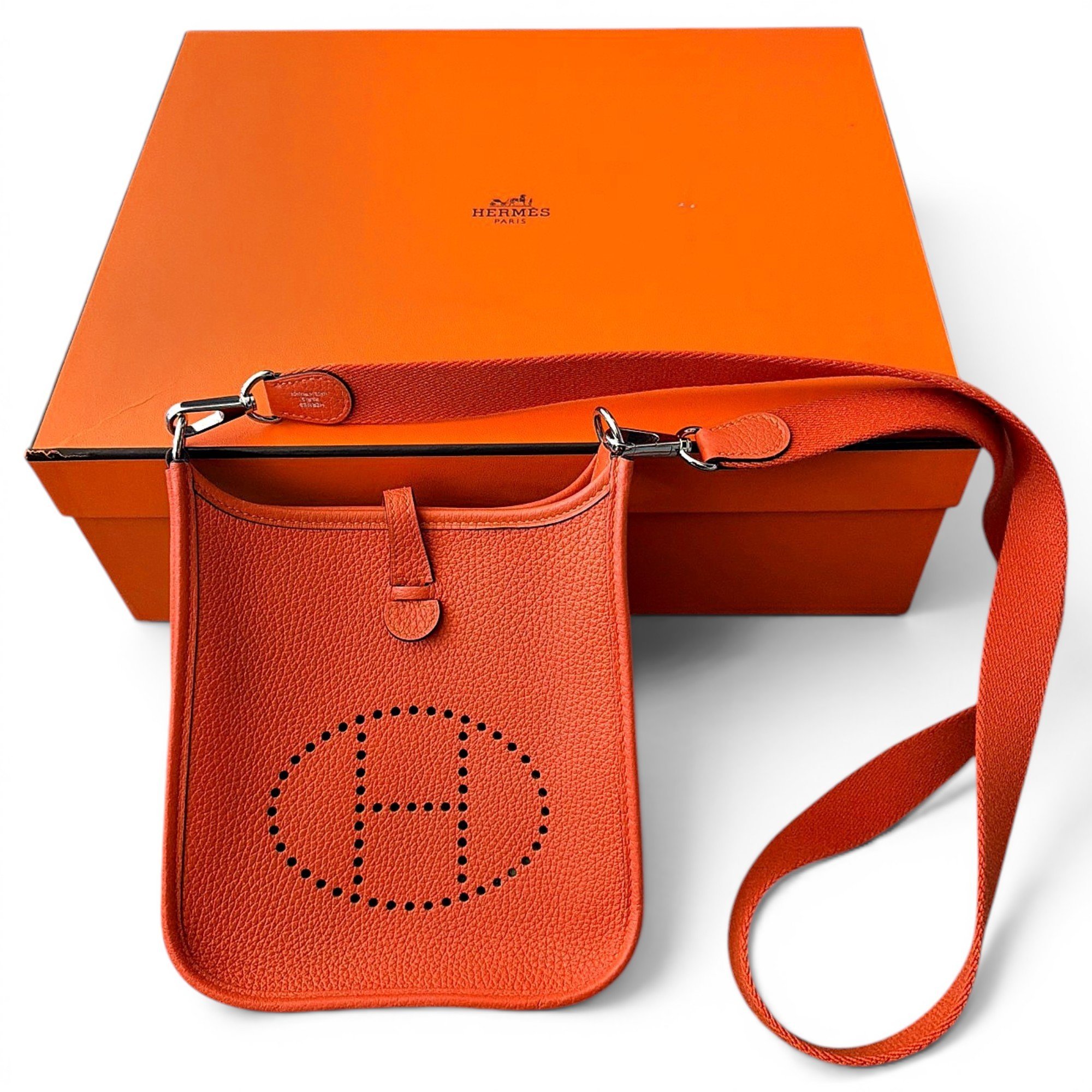 Evelyne leather handbag