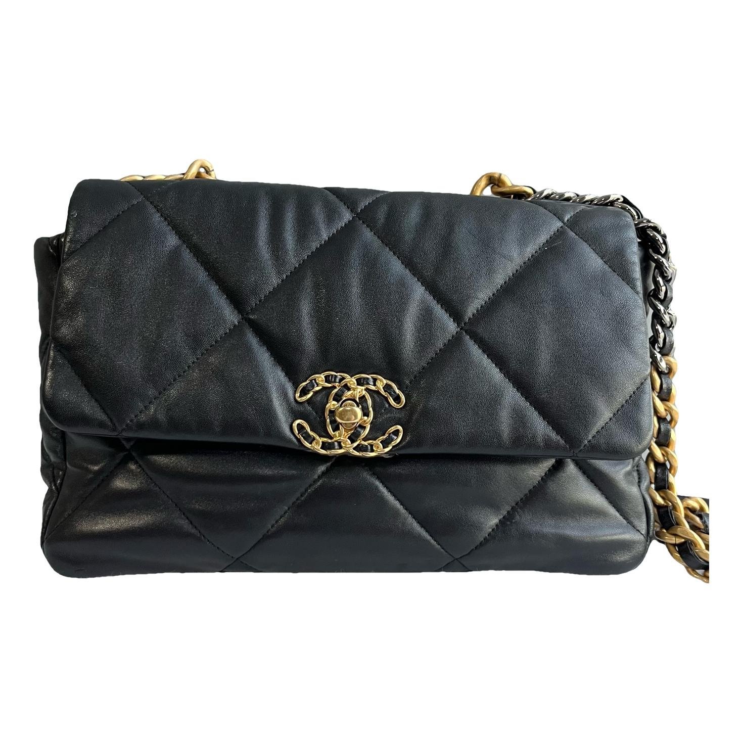 Chanel 19 leather handbag