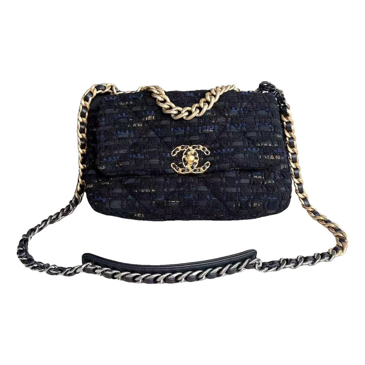 Chanel 19 leather handbag