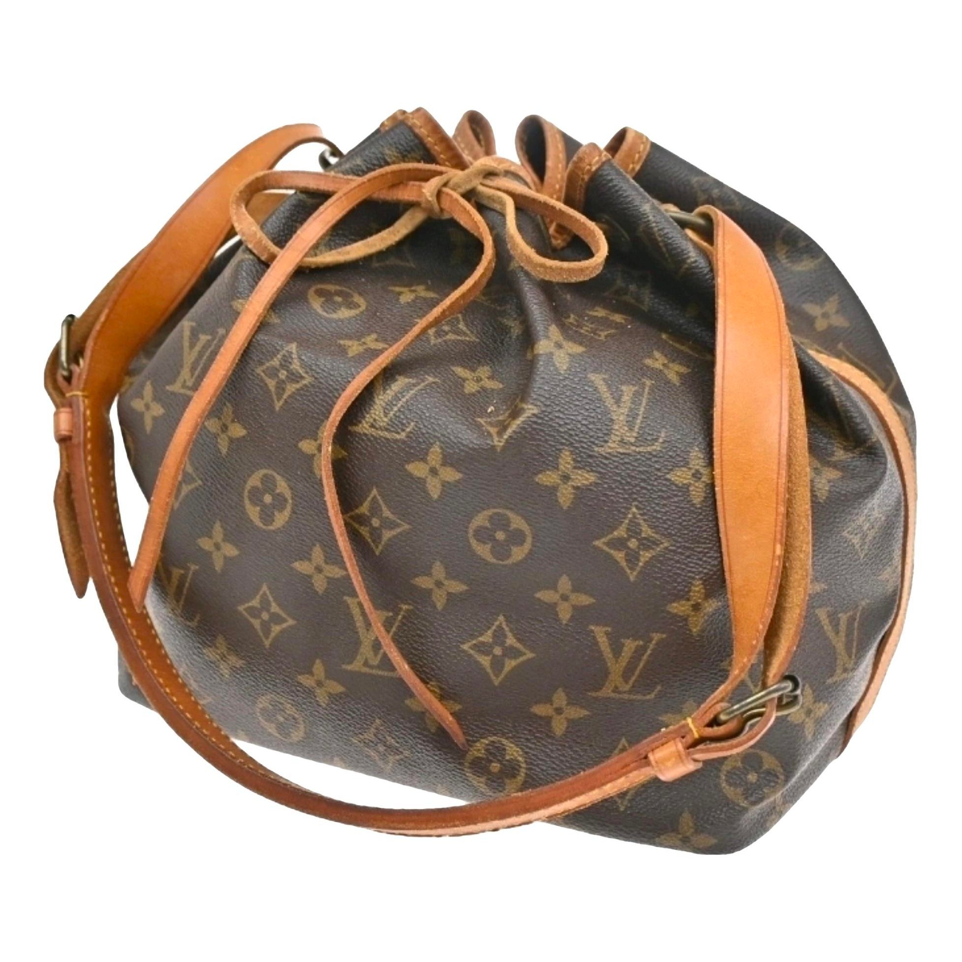 Louis Vuitton Noé leather handbag