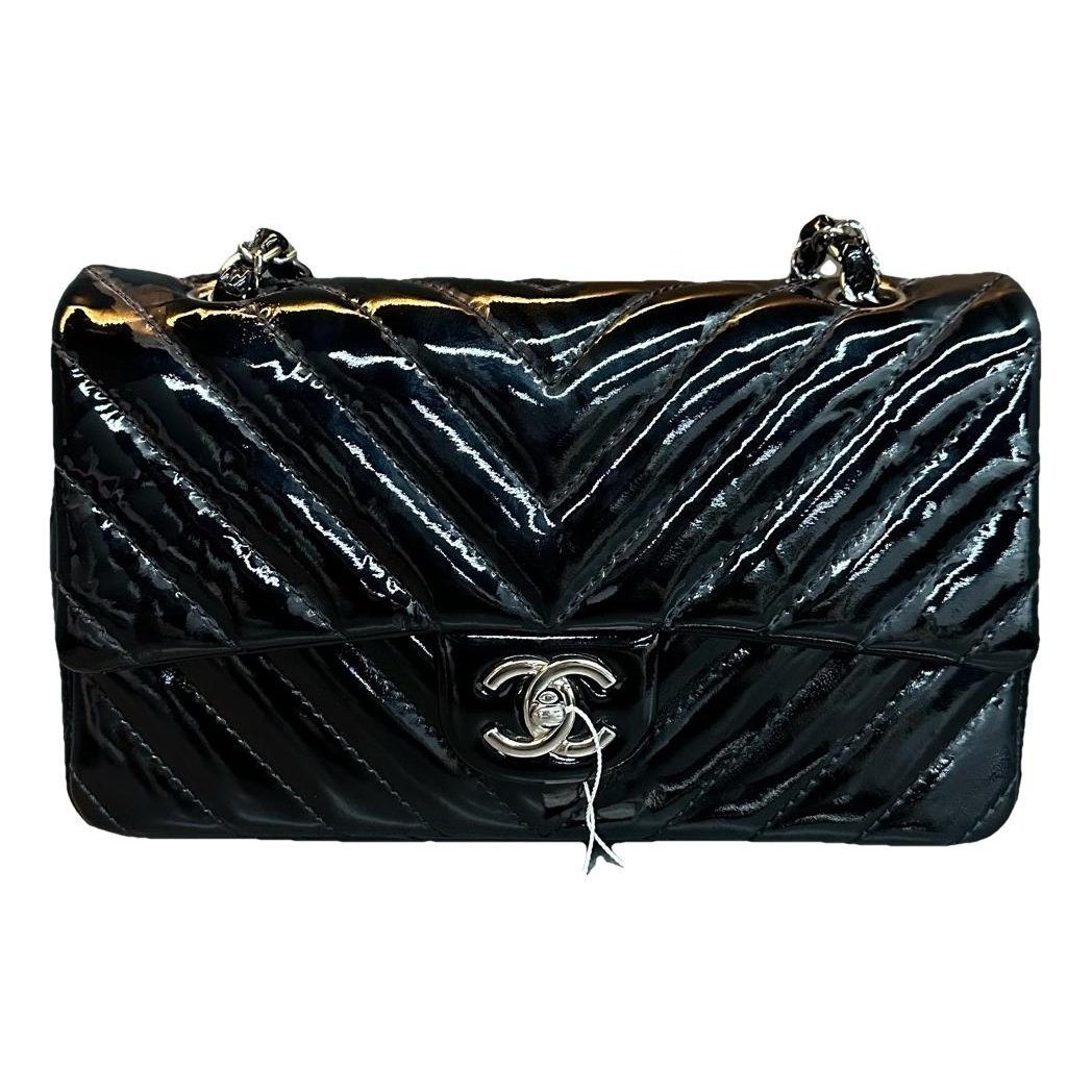 Timeless/Classique patent leather crossbody bag