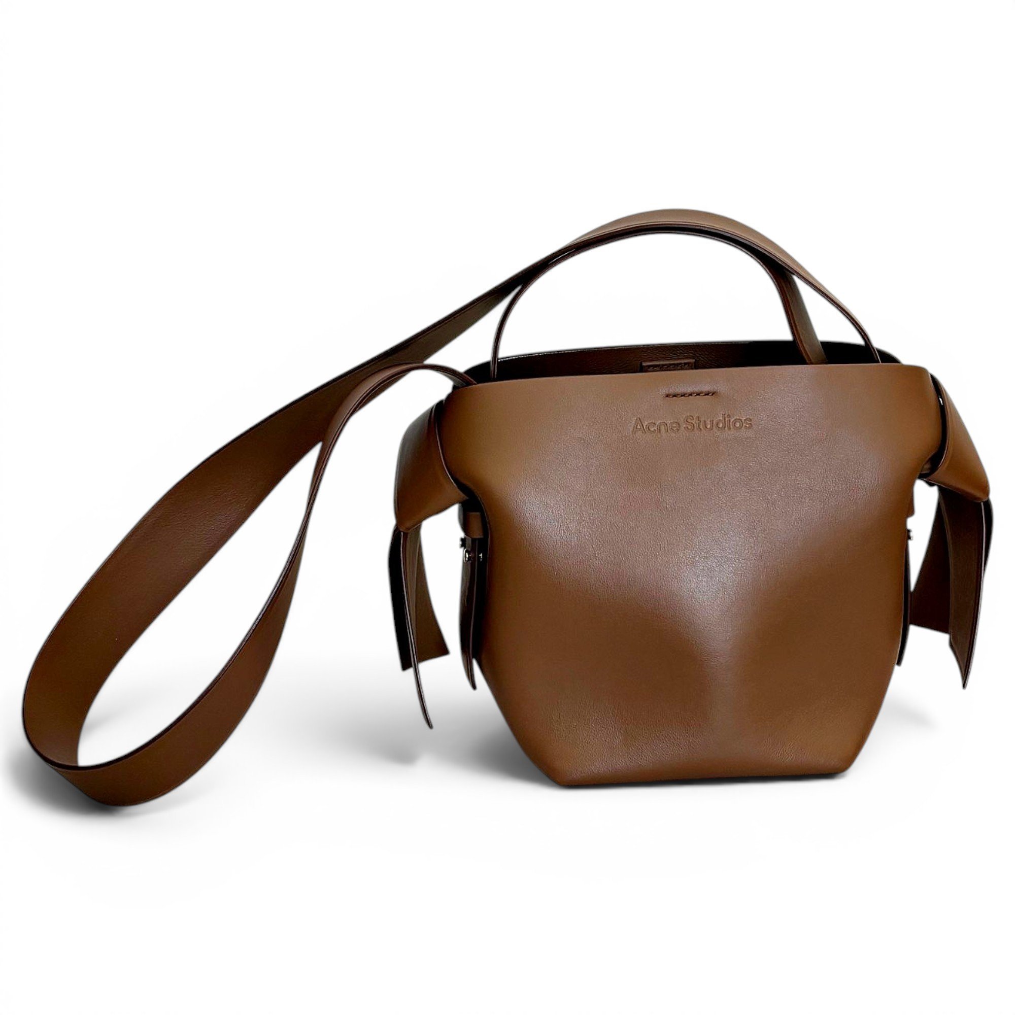 Musubi leather handbag