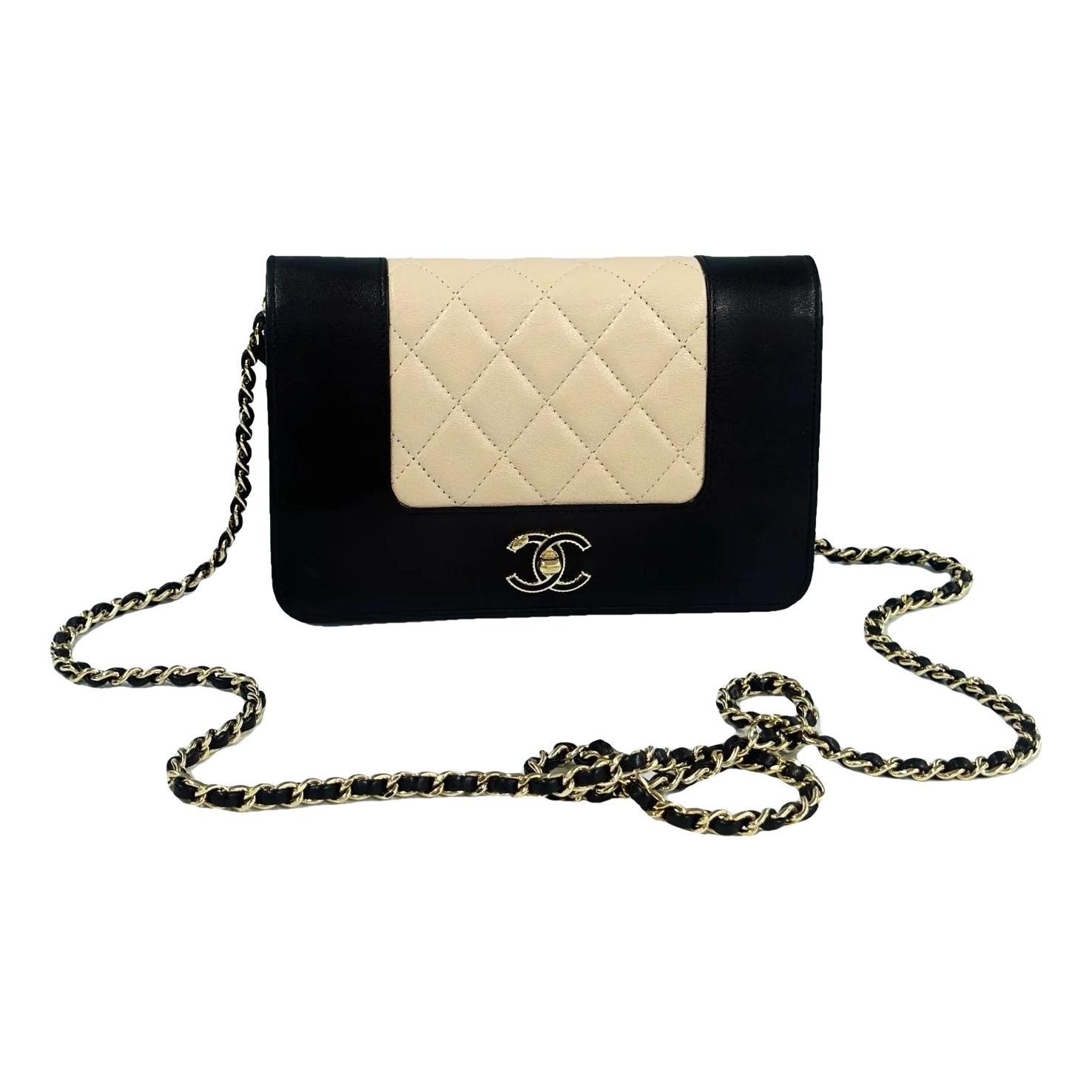 Wallet On Chain leather handbag