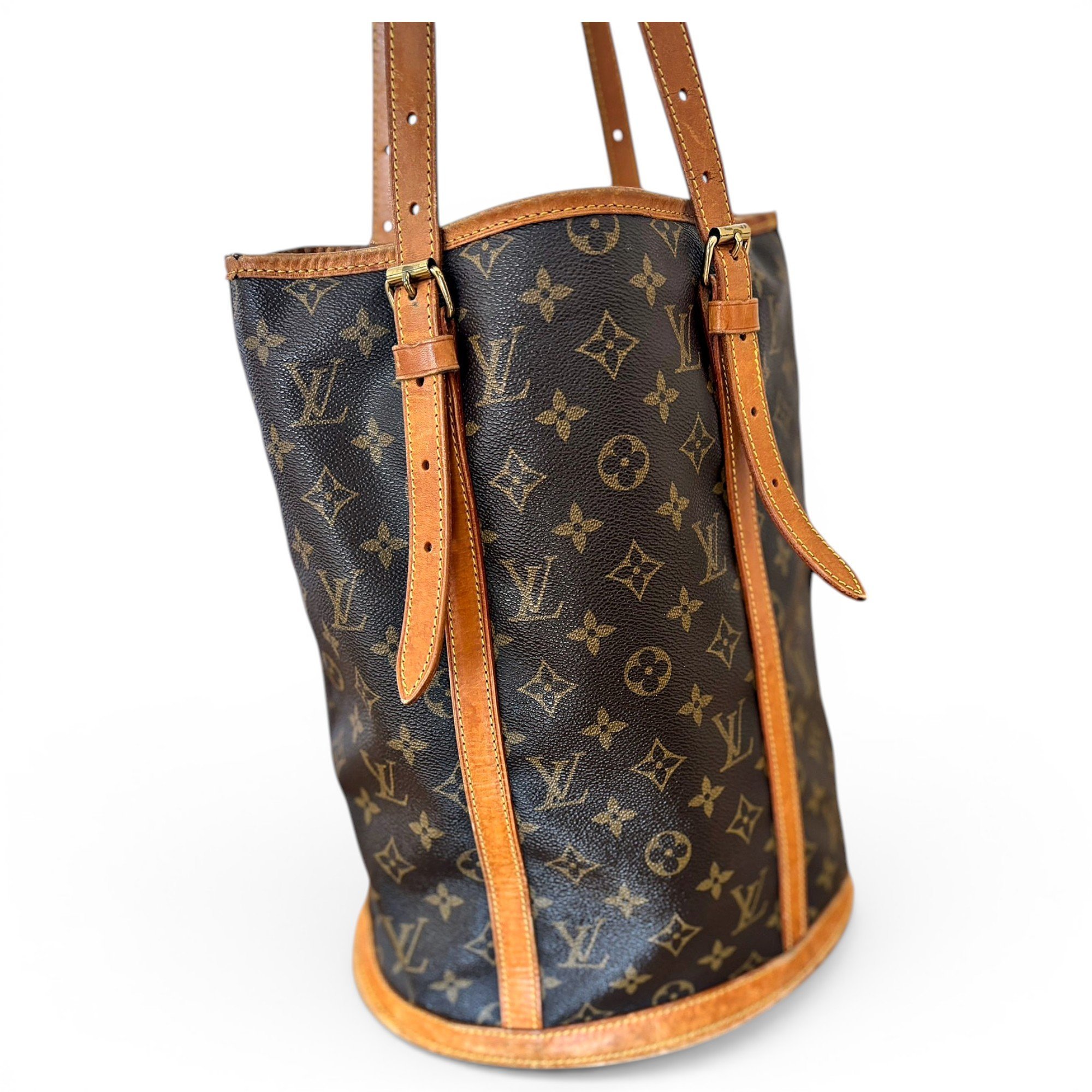 Bucket leather handbag