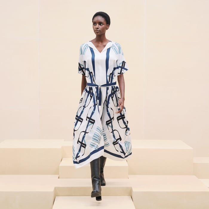 Blanc Naturel "Mors a Jouets Detoure" Belted Caftan