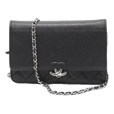 Wallet On Chain leather crossbody bag