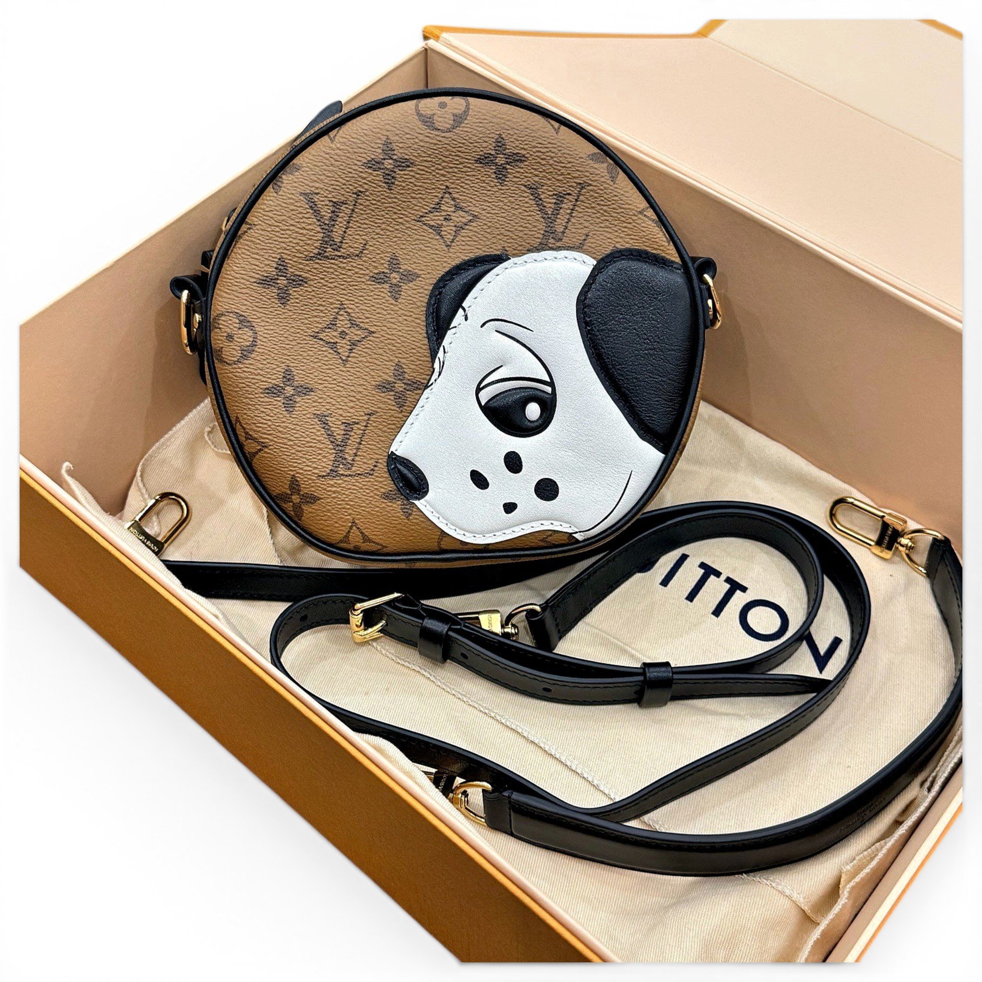 Boîte chapeau souple leather crossbody bag