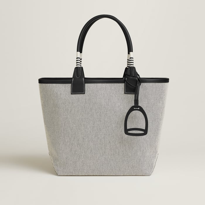 Steeple 28 Bag