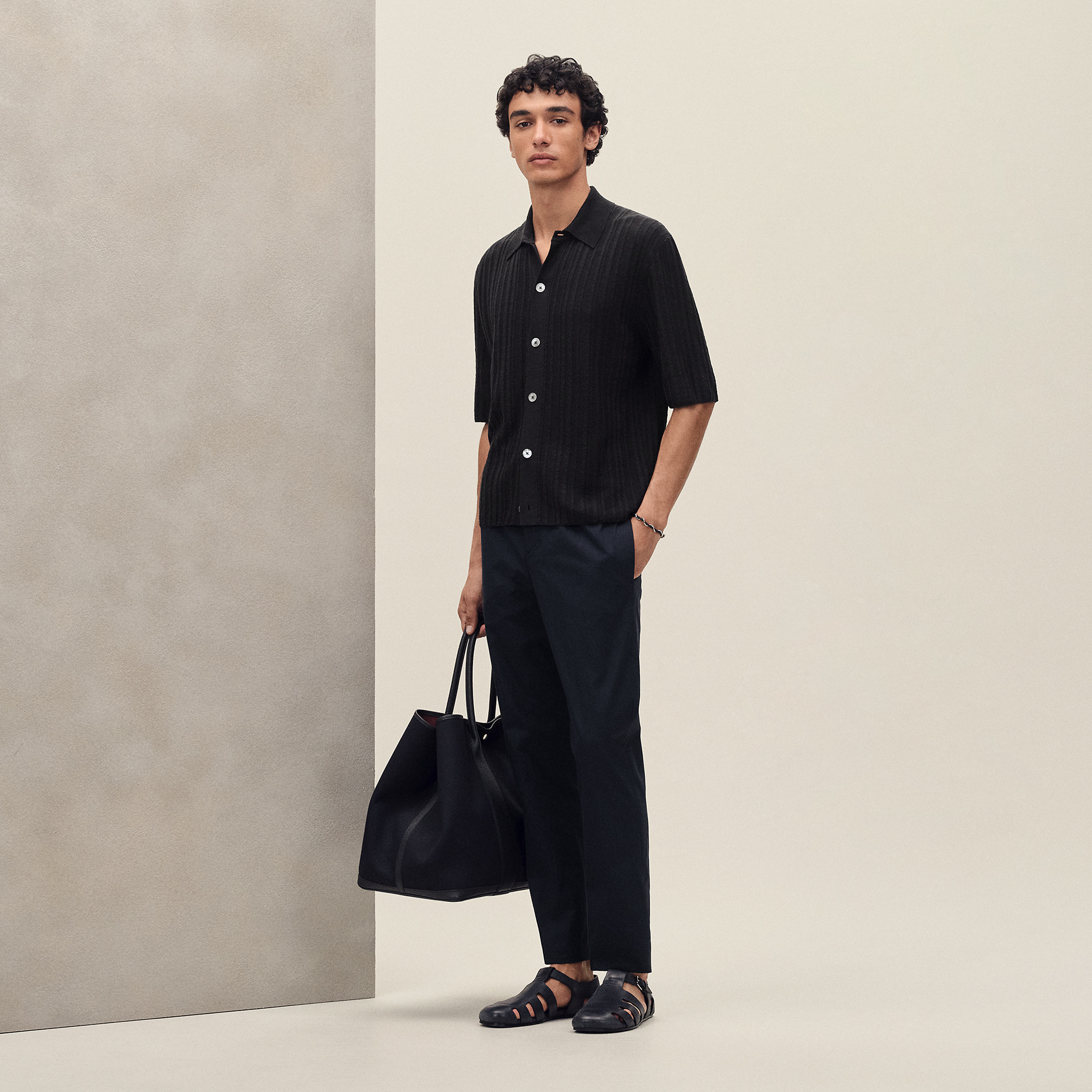 Short-sleeve straight cut shirt