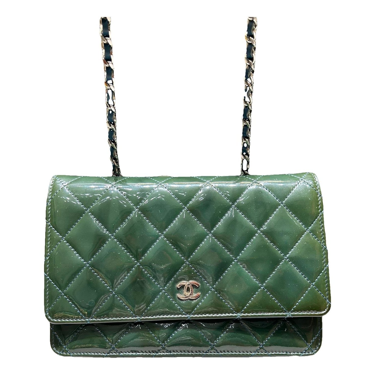 Wallet On Chain Timeless/Classique leather crossbody bag