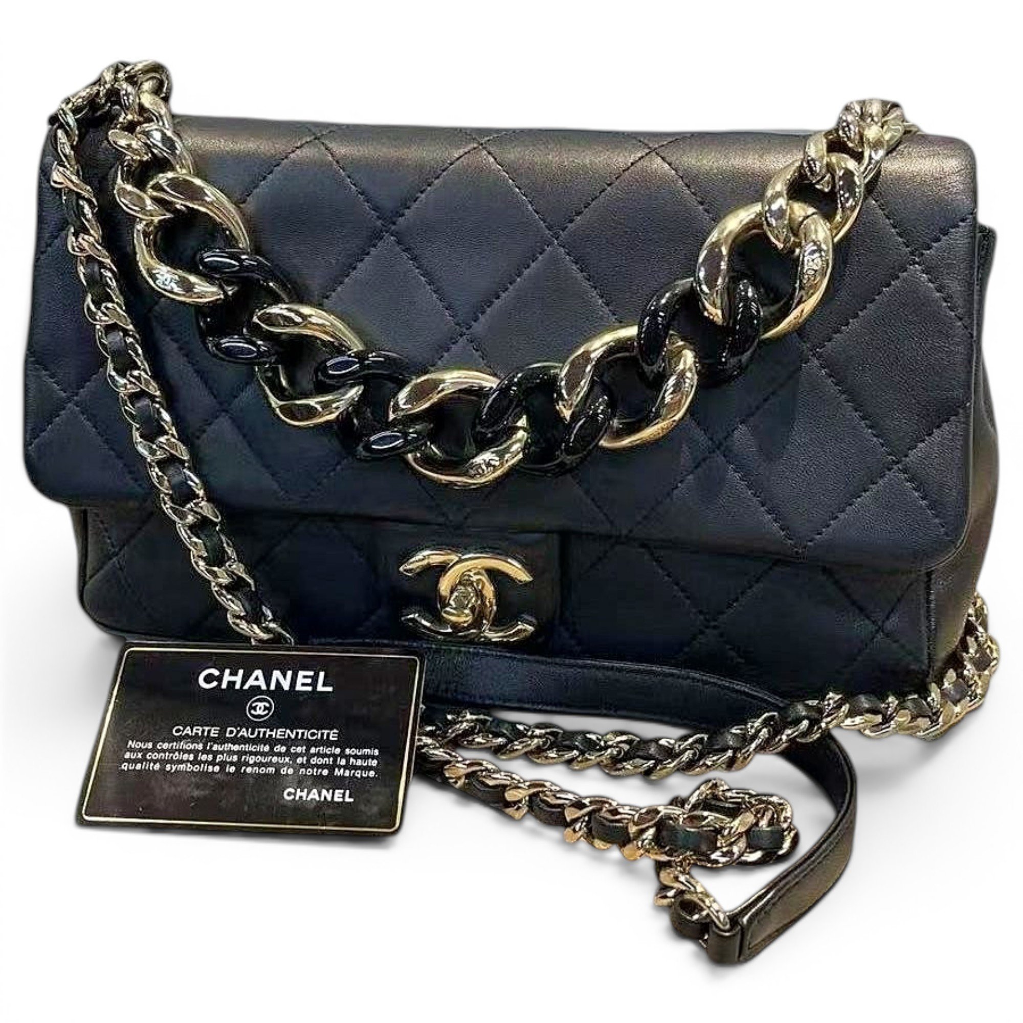 Chanel 22 leather handbag