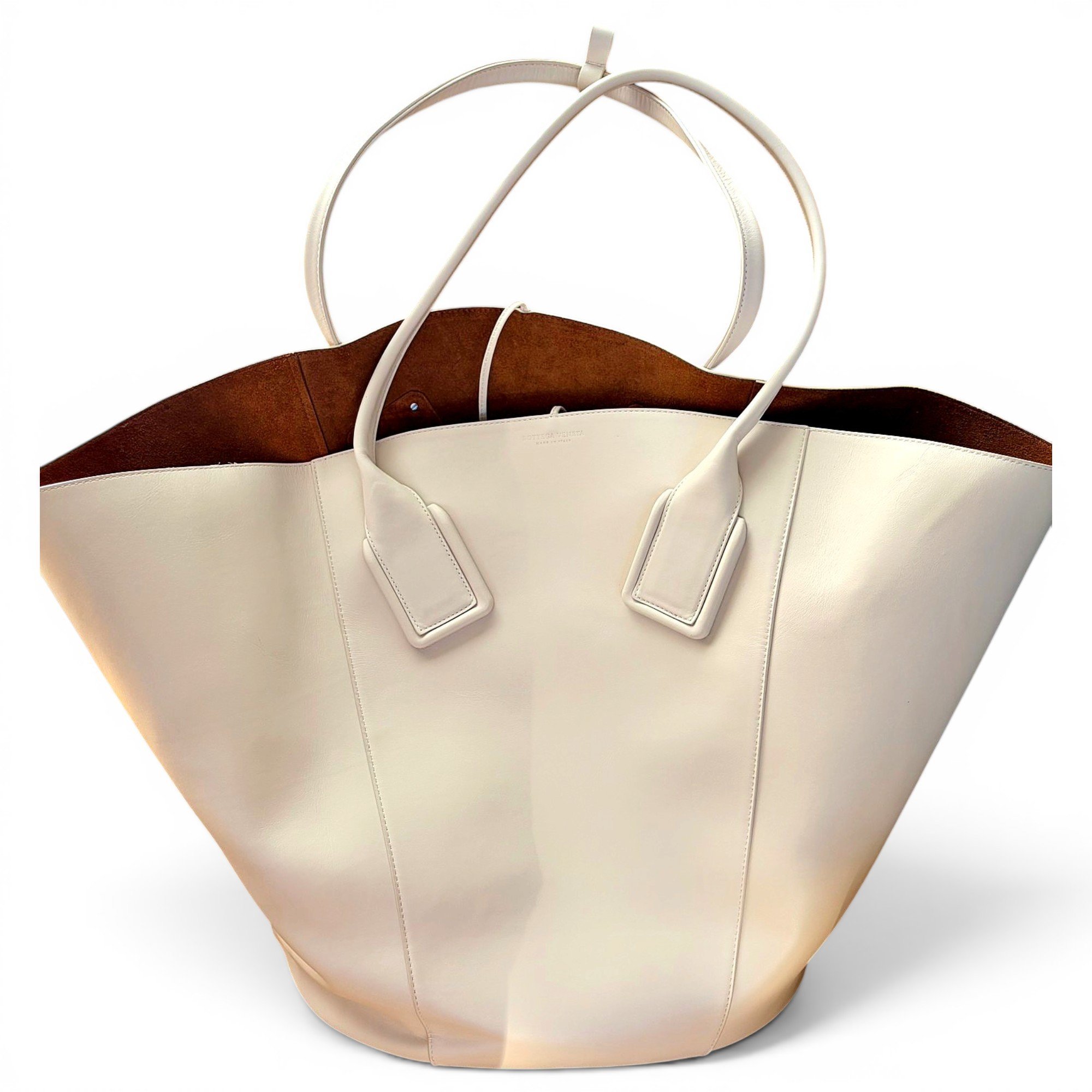 Leather travel bag