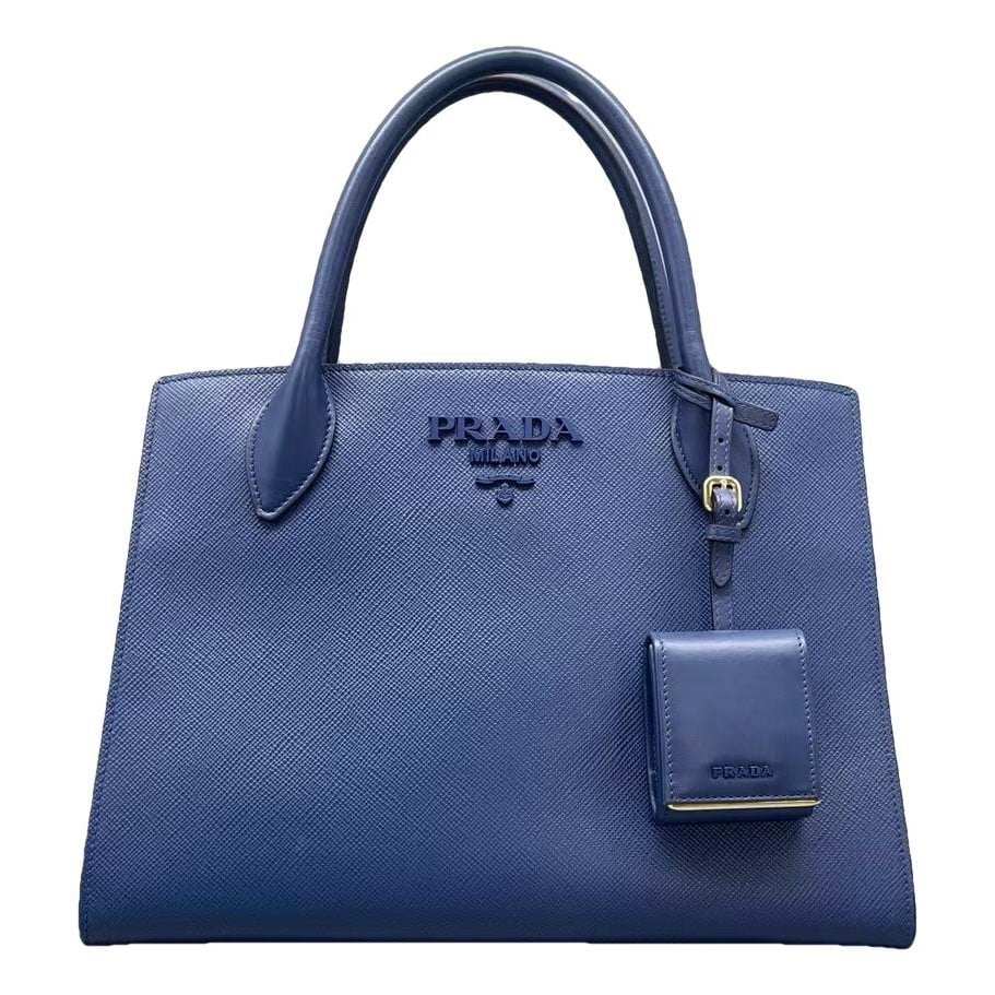 Monochrome leather handbag
