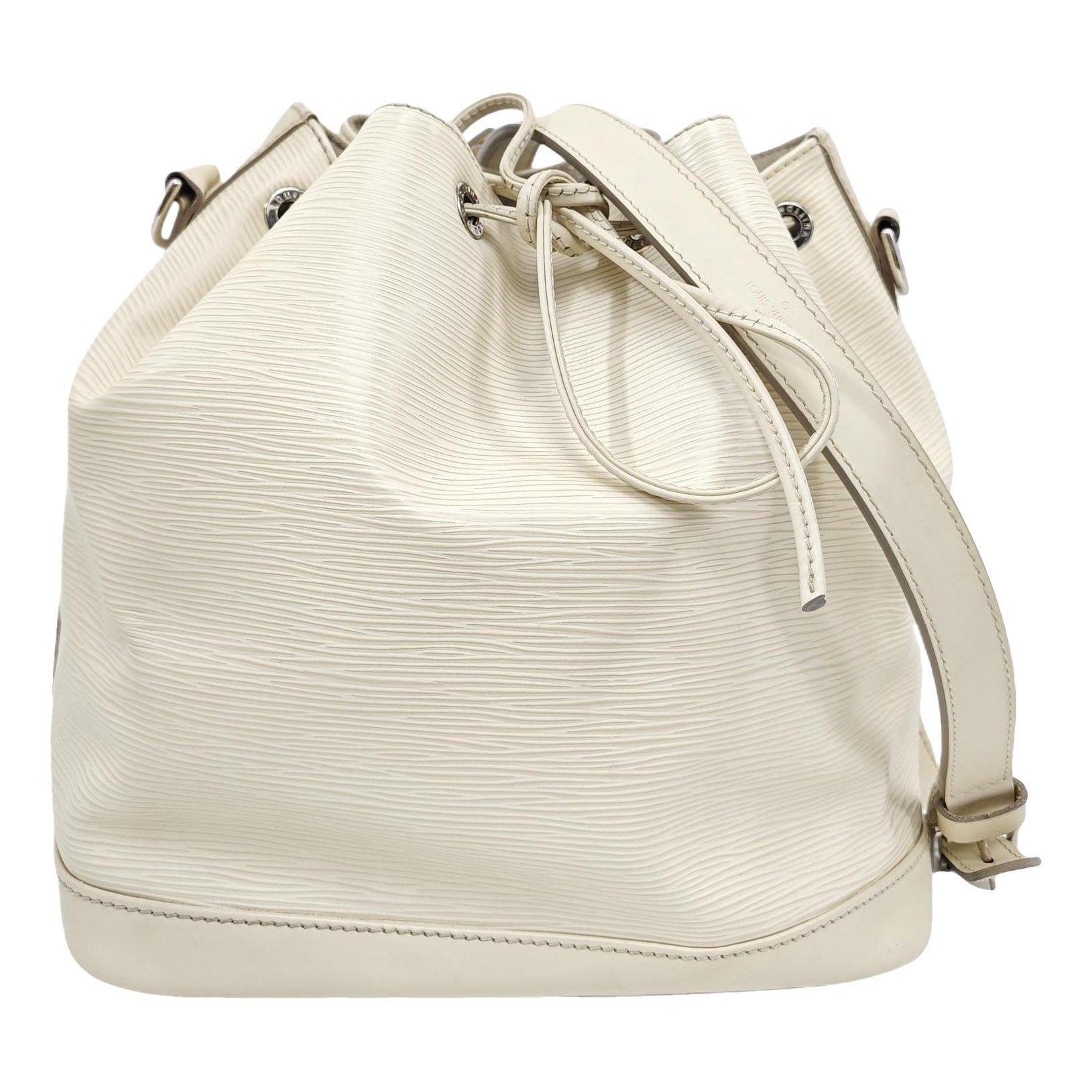 Nano Noé leather crossbody bag