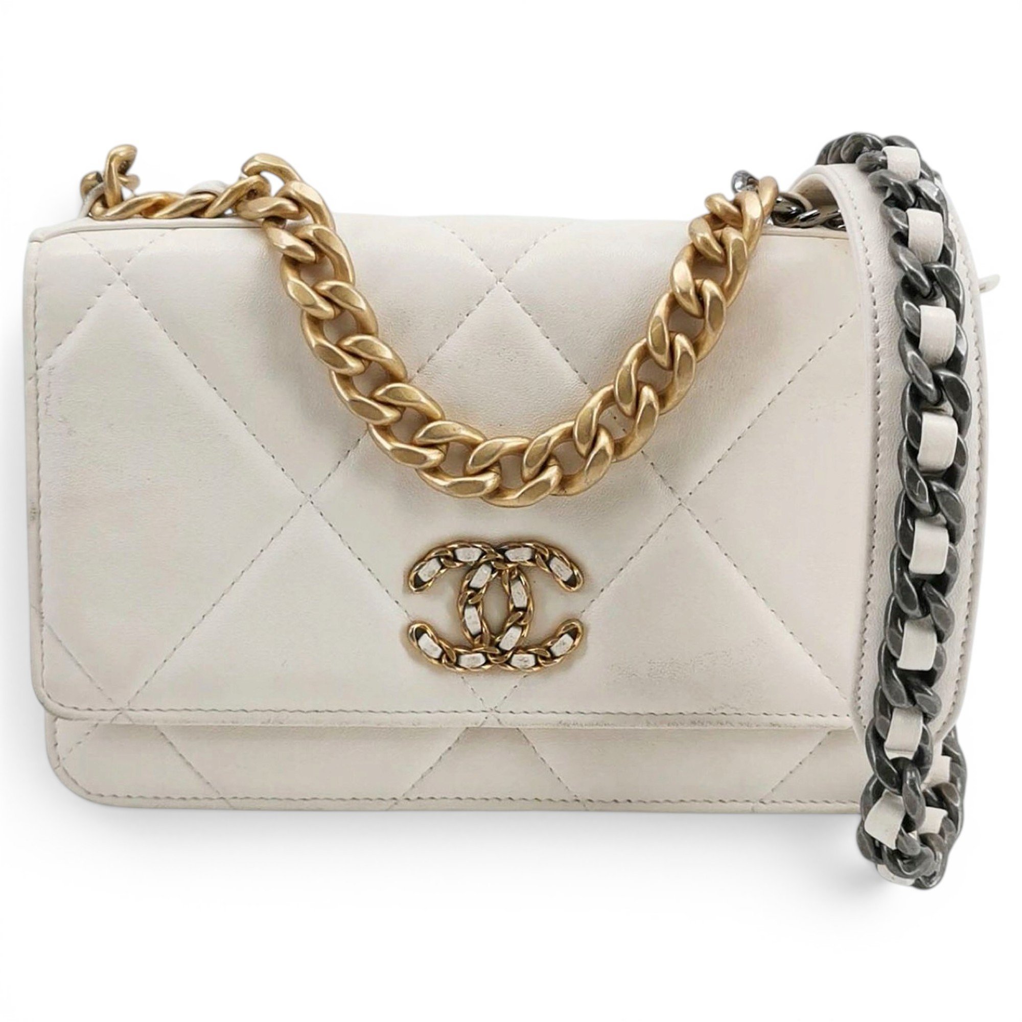 Chanel 19 leather handbag