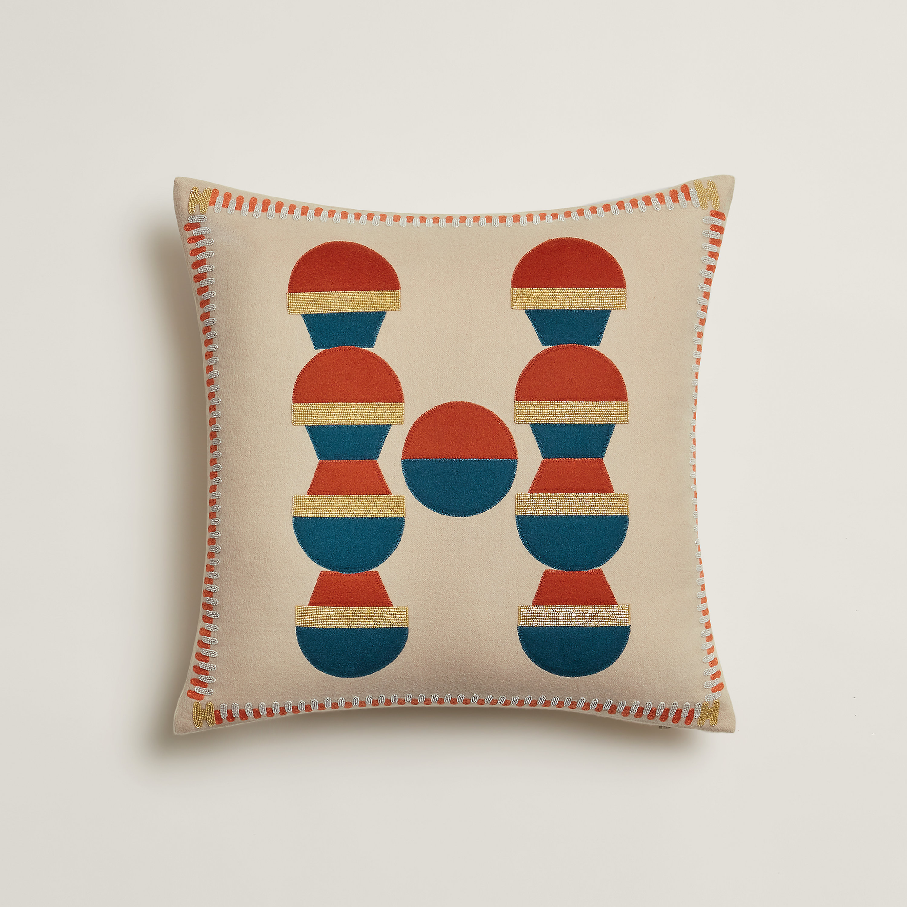 En Equilibre pillow