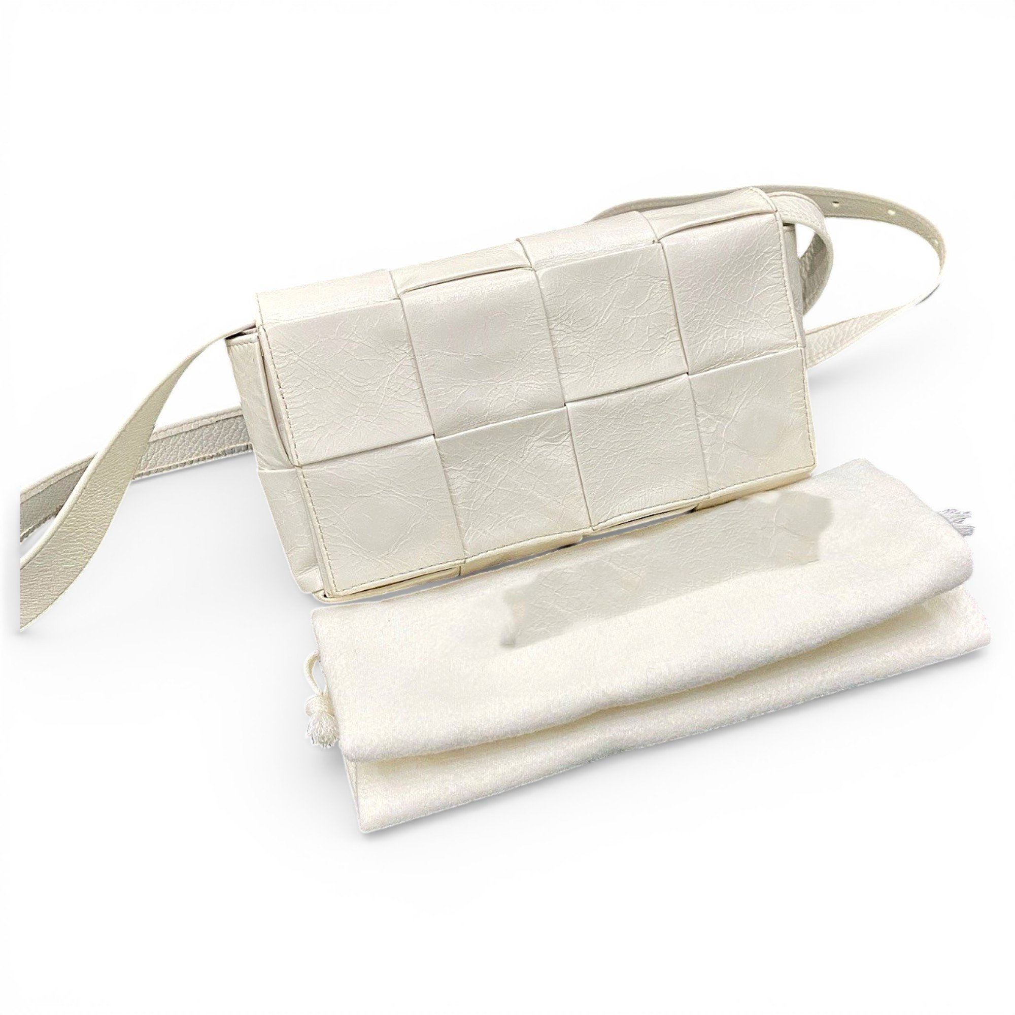 Cassette Padded leather handbag