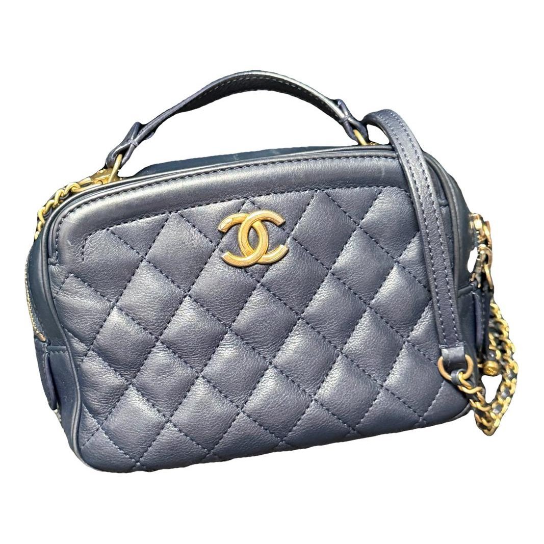 Vanity leather handbag