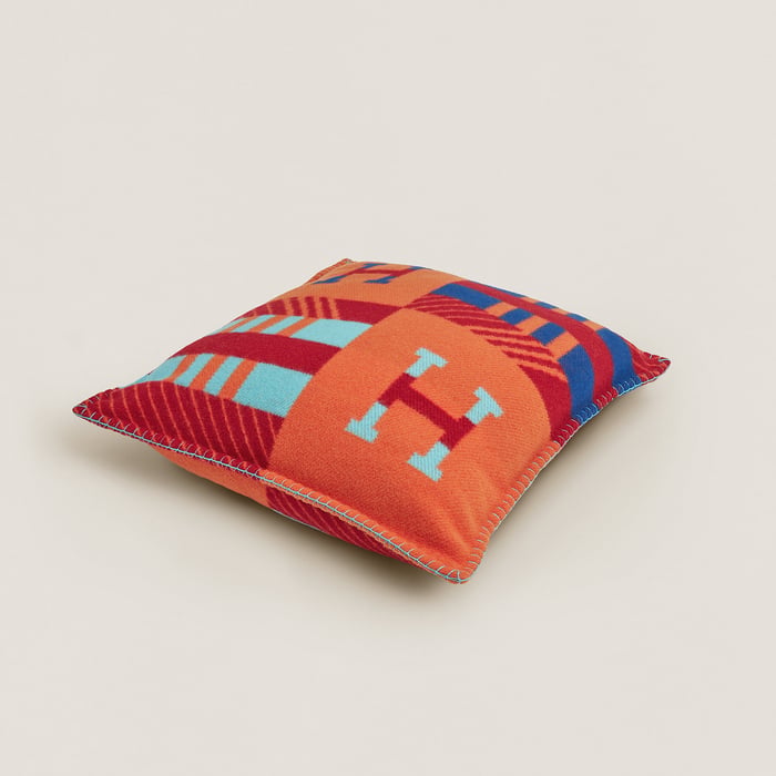Avalon Jump'H Pillow