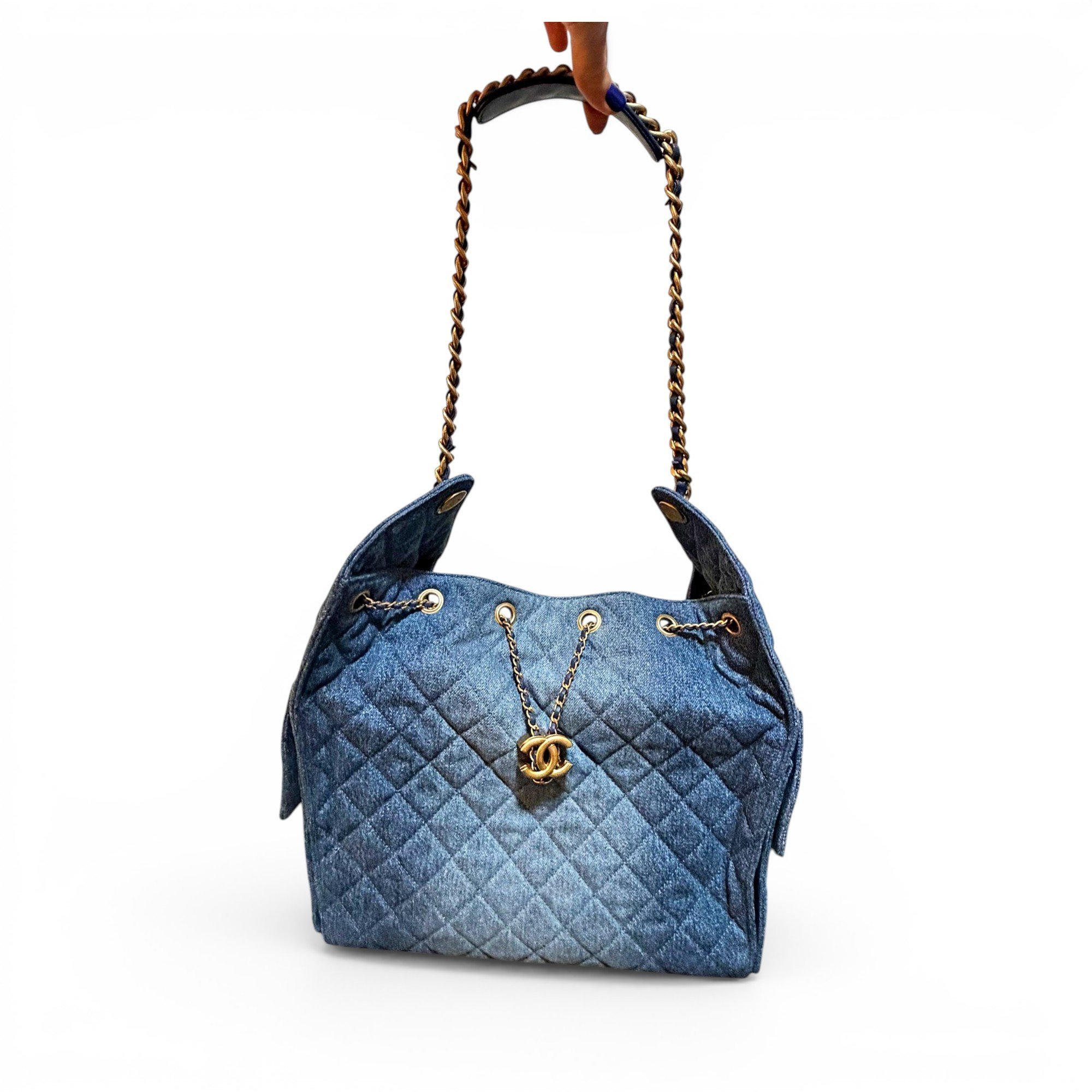 Chanel 25 tote