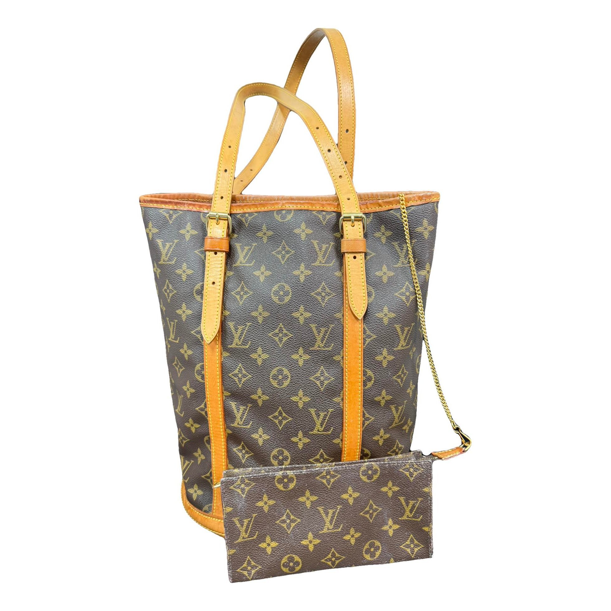 Bucket leather handbag