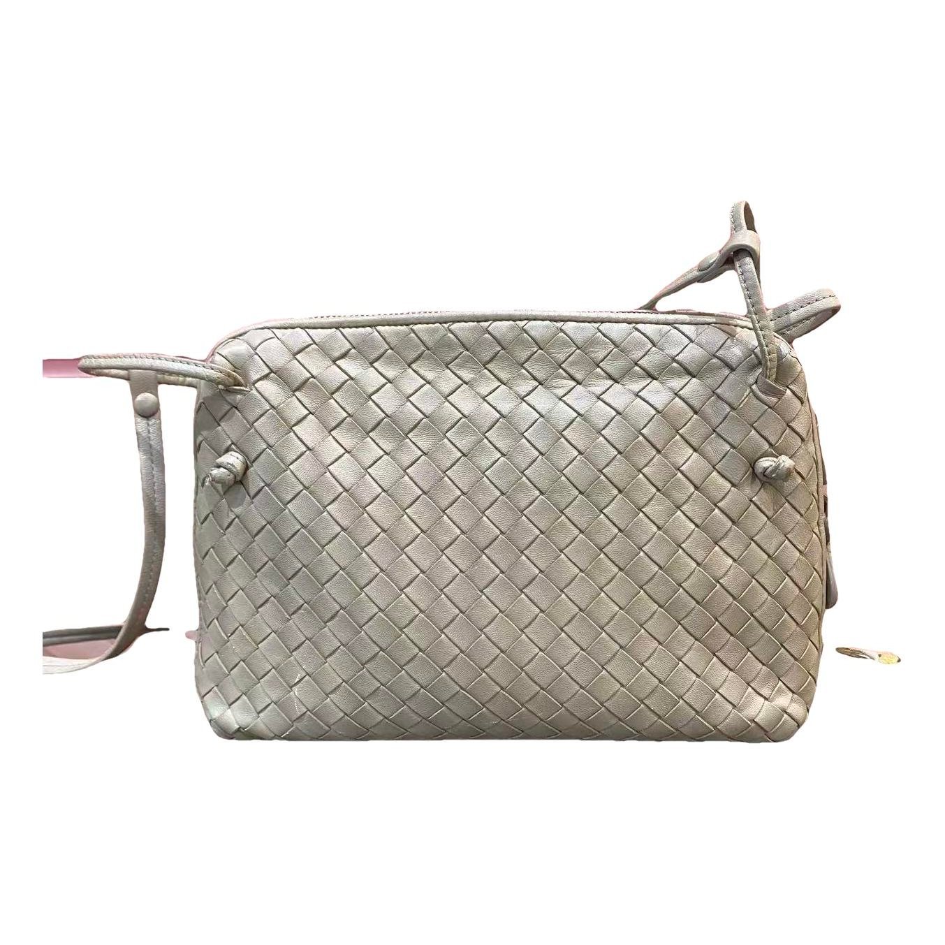 Loop leather handbag
