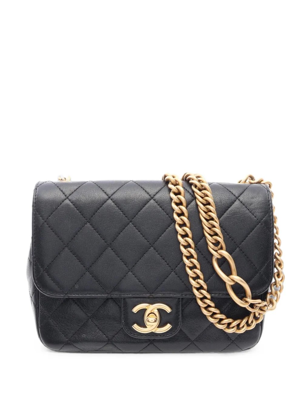 2021s CC logo-plaque chain shoulder bag