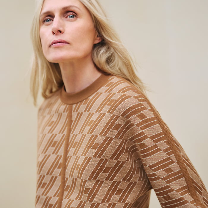 Marron Caramel "H En Biais" Motif Long-sleeve Sweater