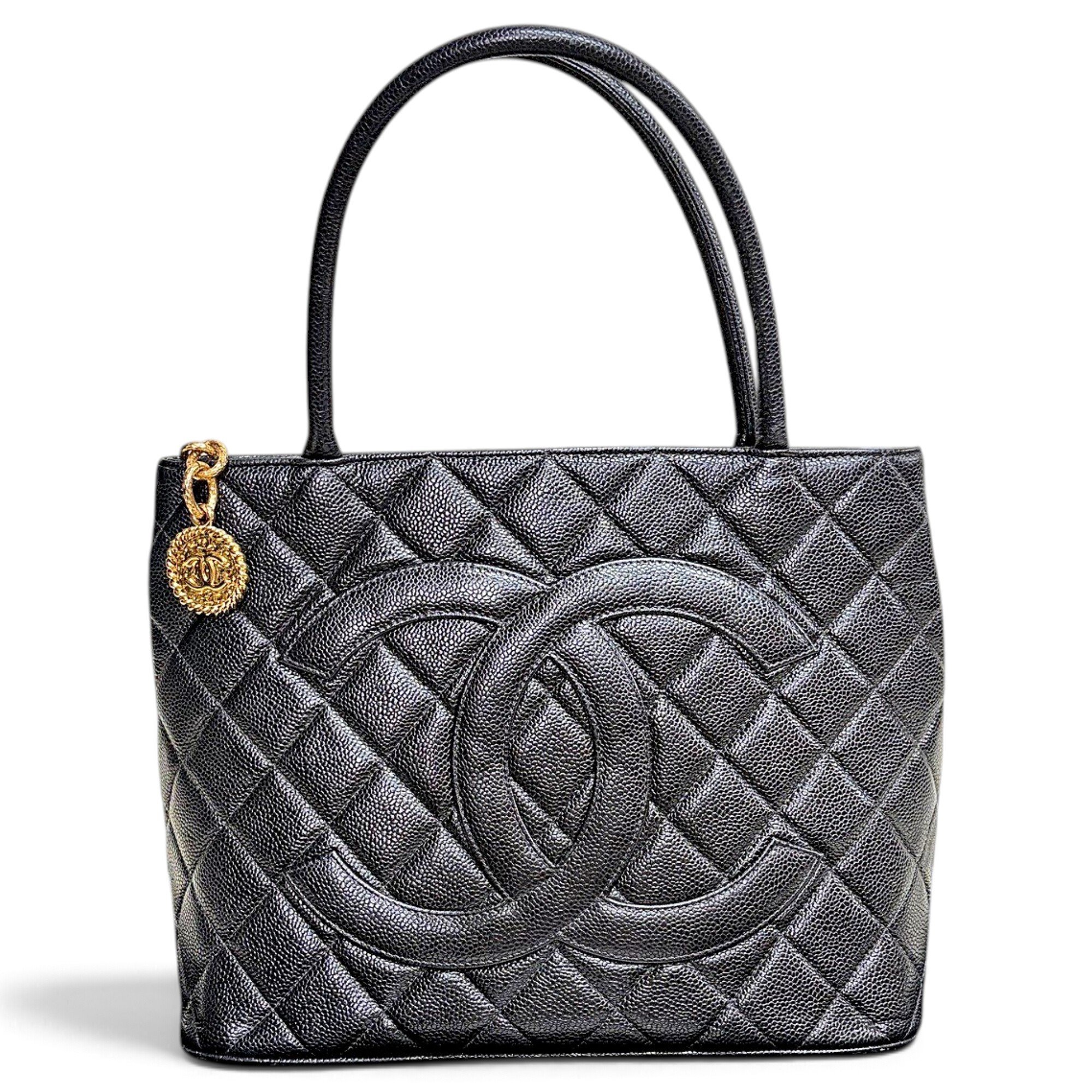 Médaillon leather tote
