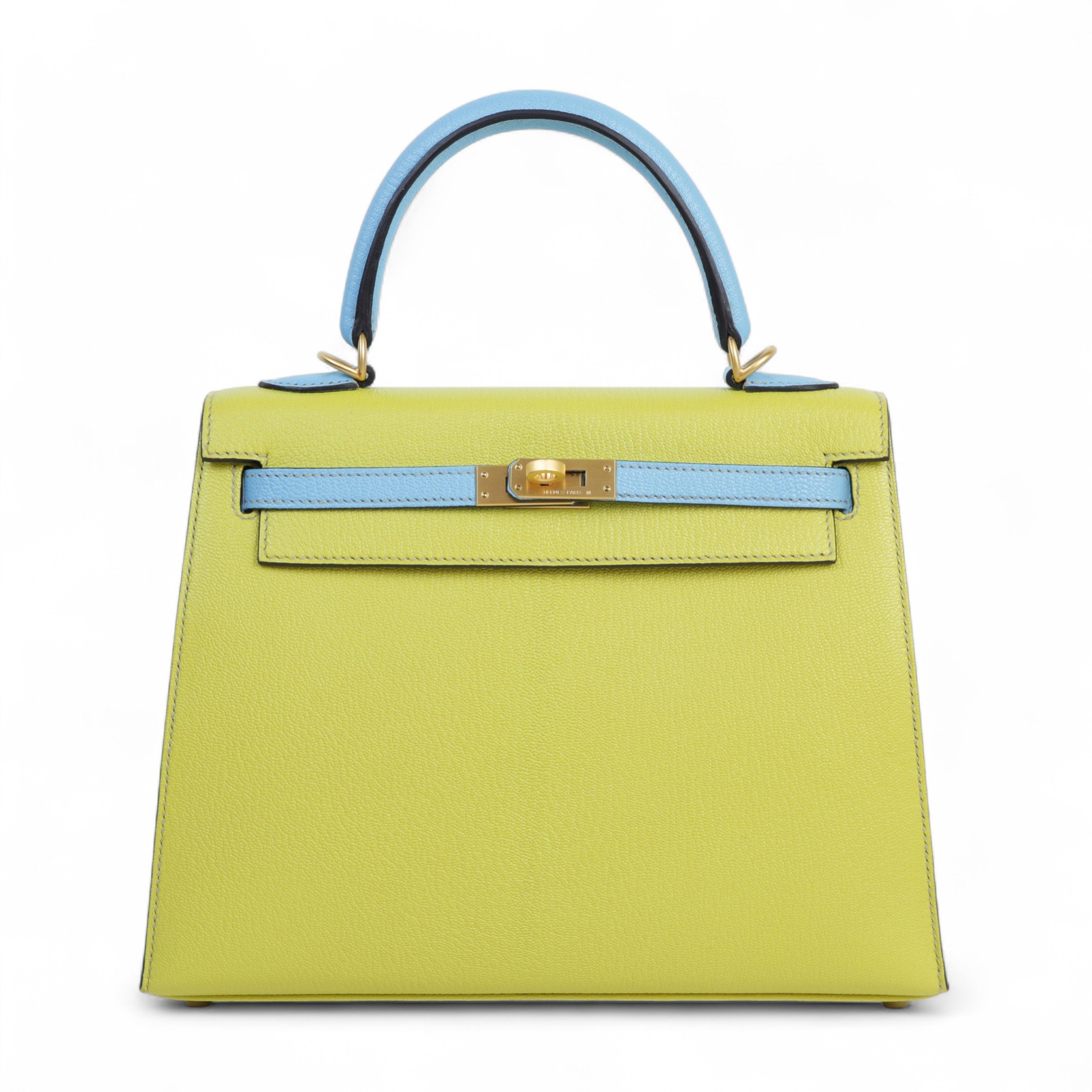 Very Good ( Rank A) HERMÈS Special Order Kelly 25 Sellier Celeste (7N) Lime (9R) Chevre Brushed Gold hardware Z (2021)