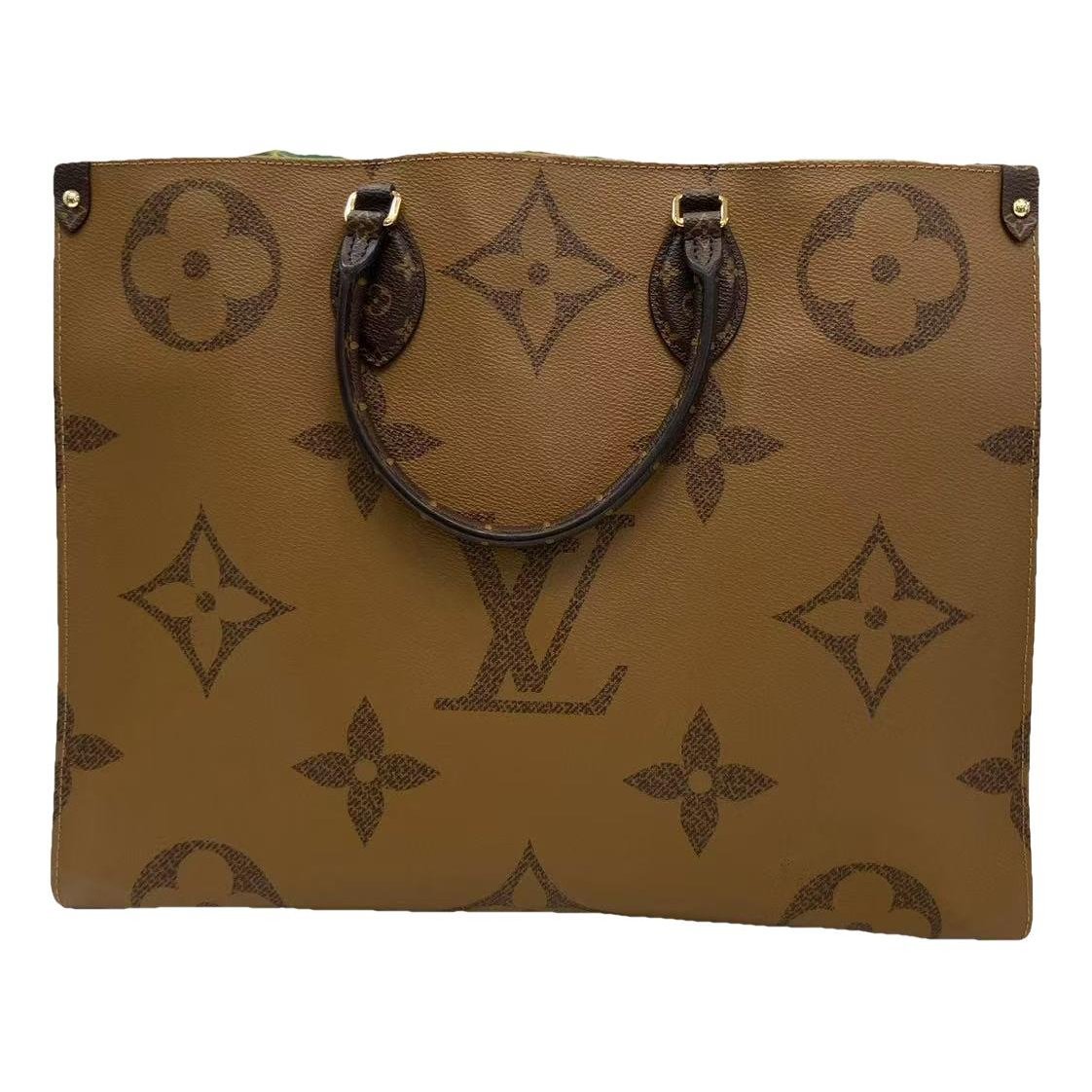 Onthego leather handbag