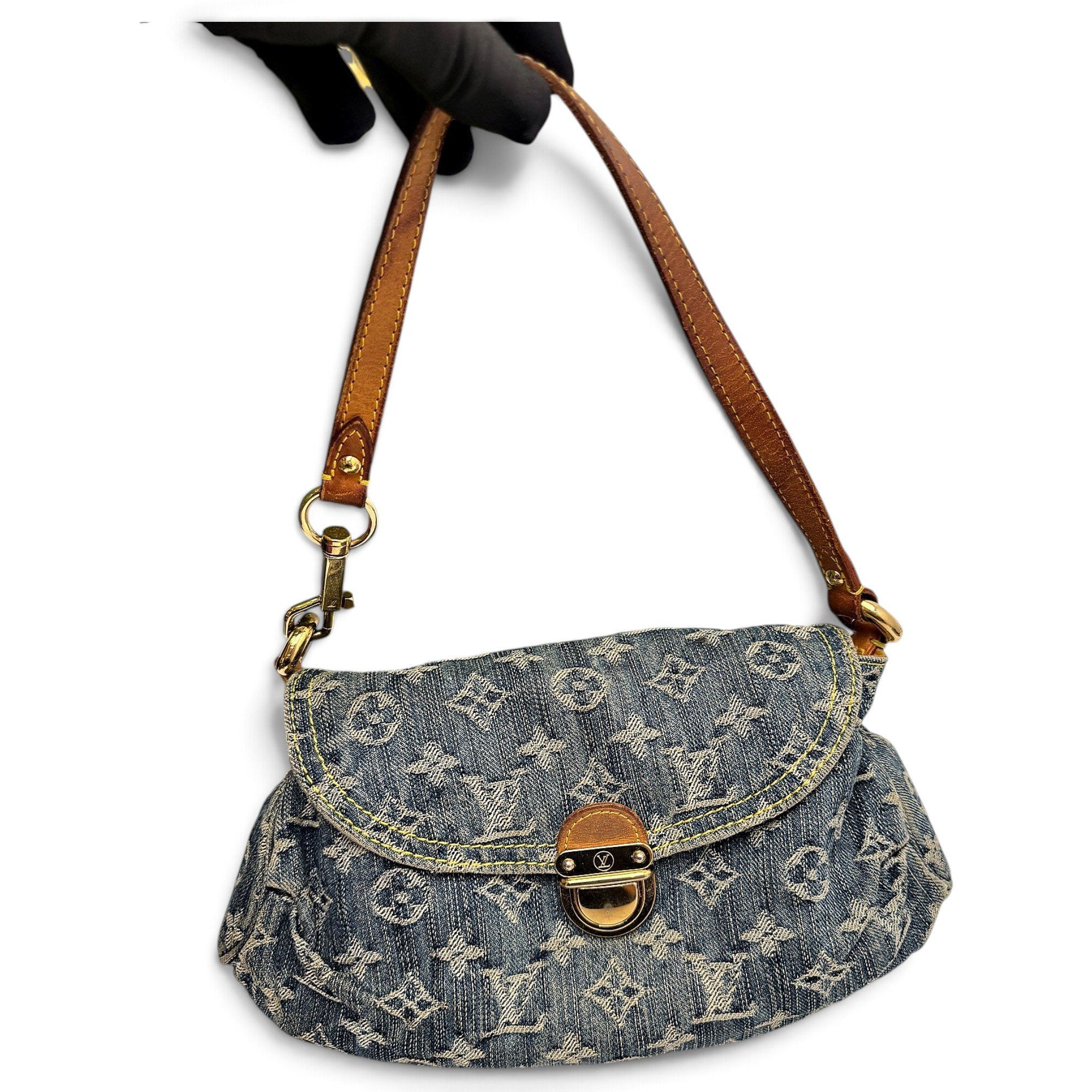 Pleaty cloth handbag