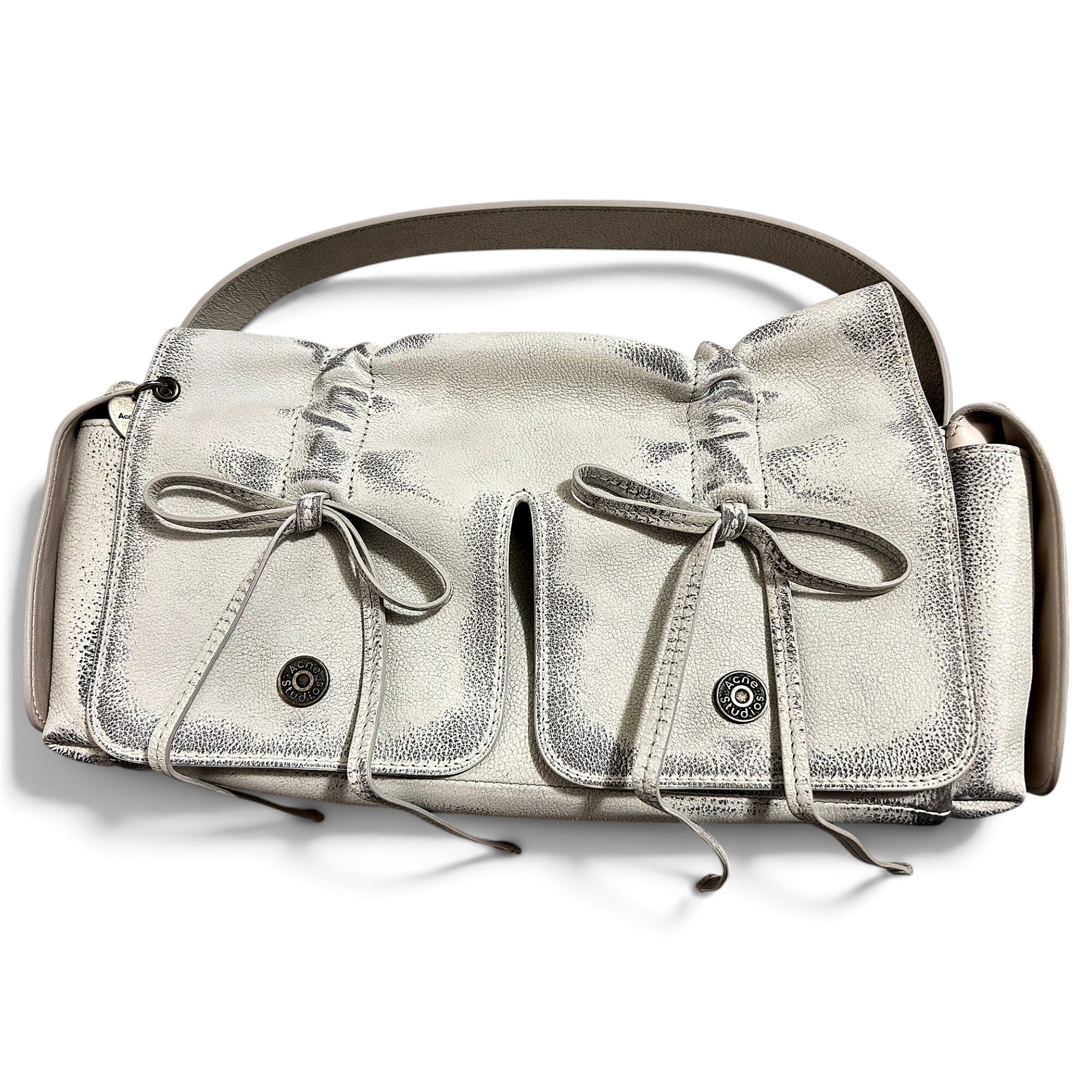Multipocket leather handbag