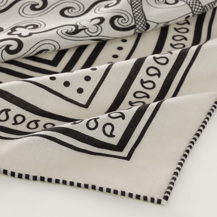 Festival Des Amazones Bandana Shawl 140