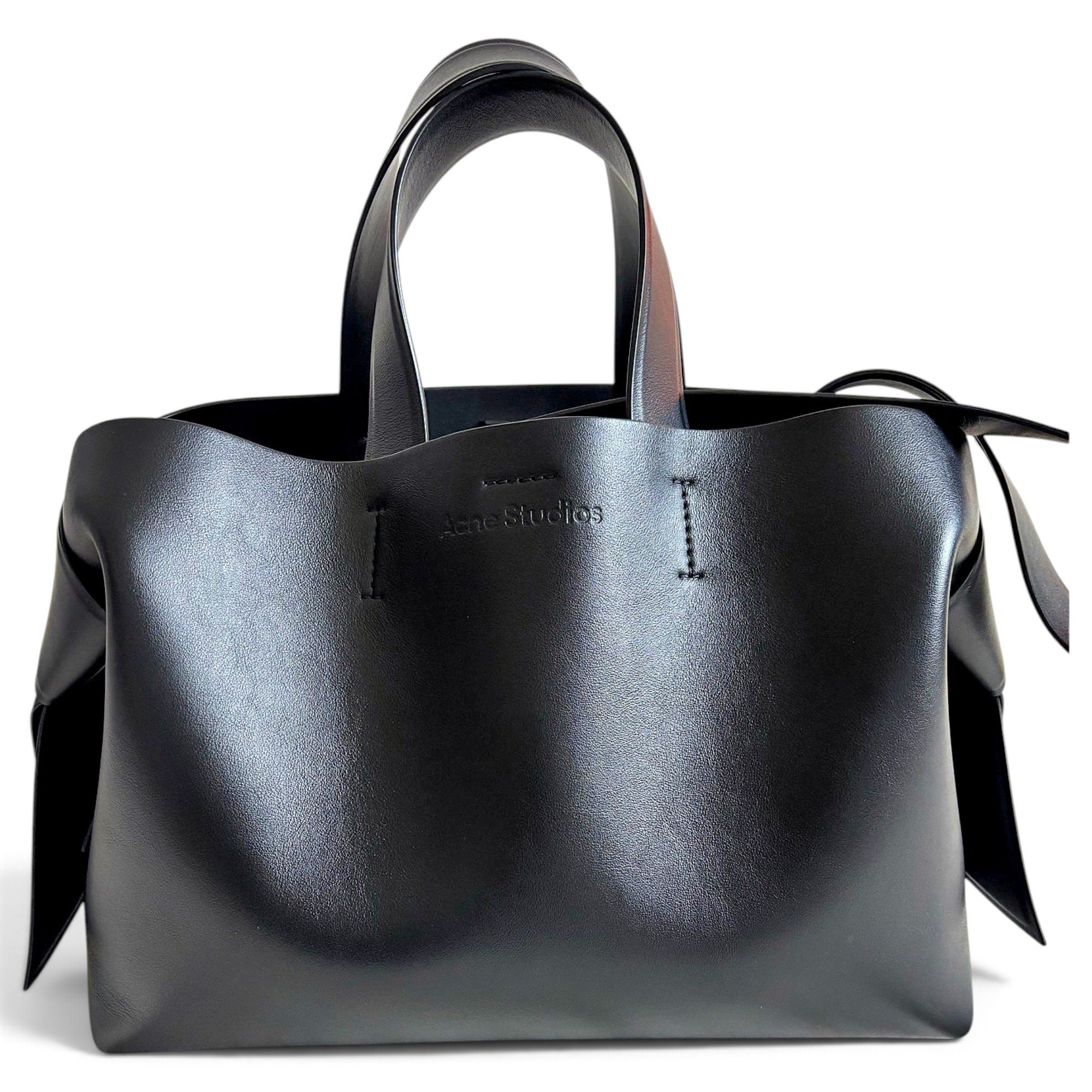 Musubi leather tote