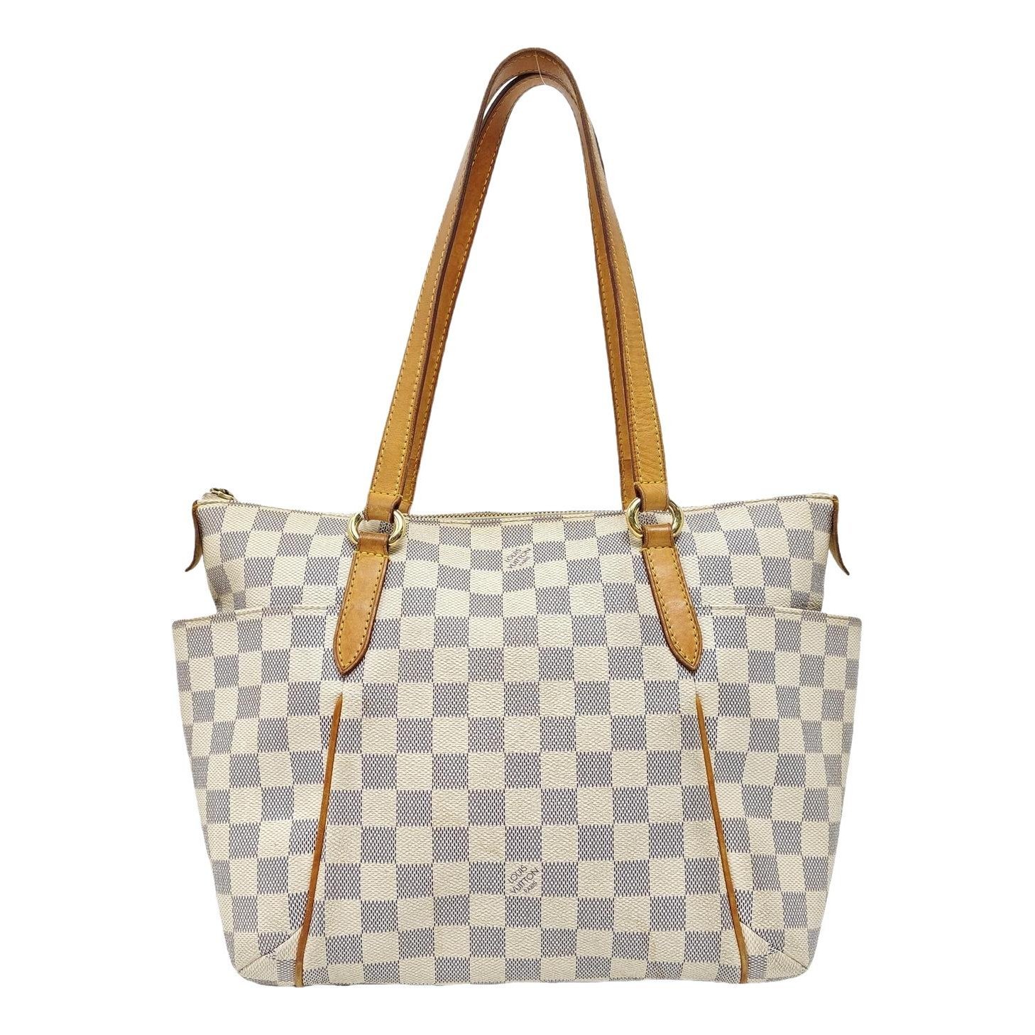 Totally leather handbag