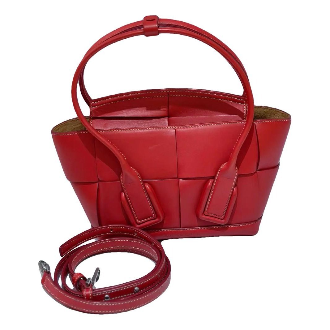 Arco leather crossbody bag