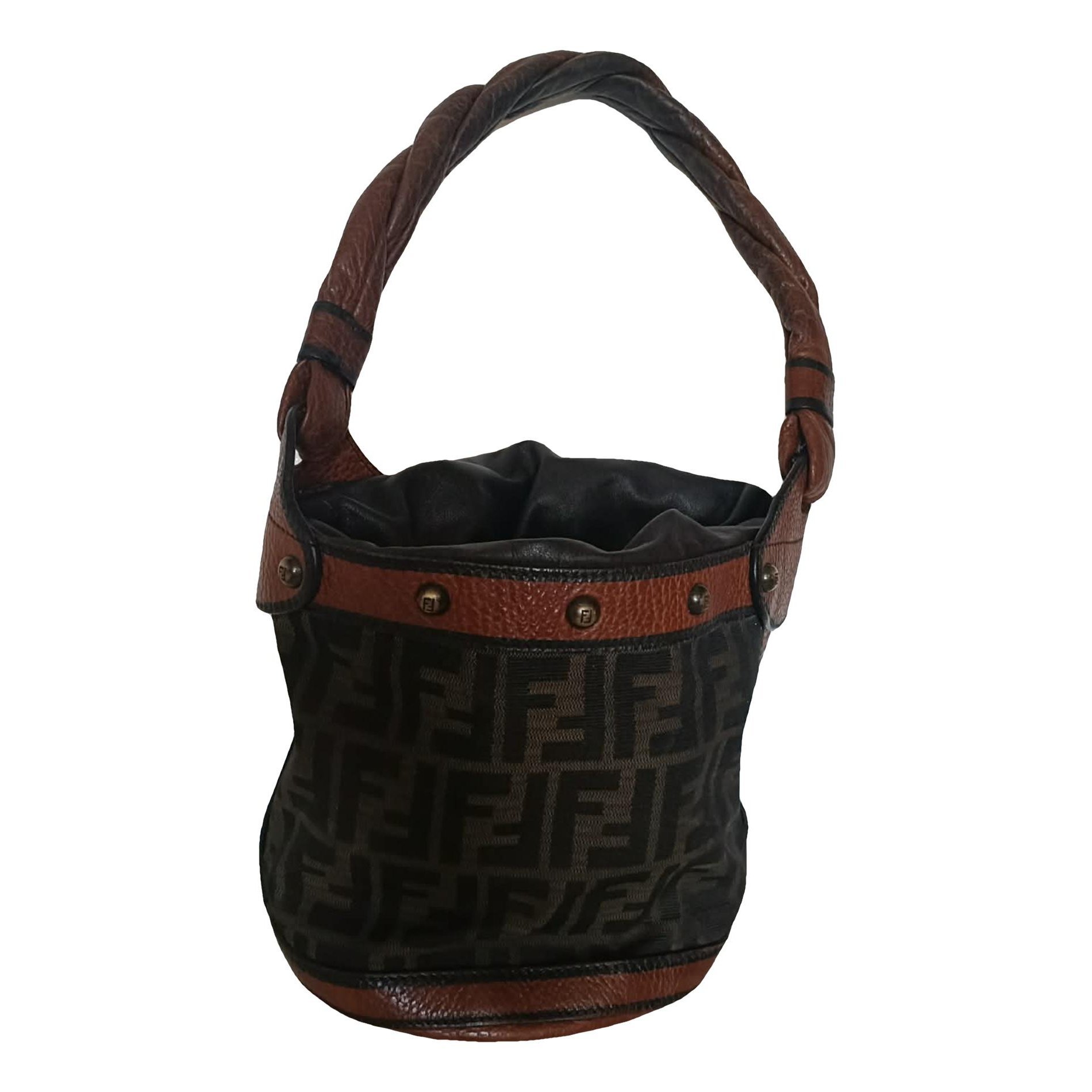 Palazzo Bucket cloth handbag