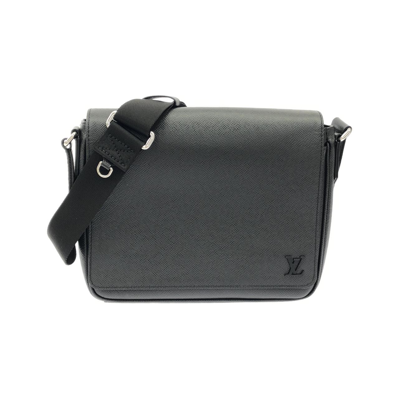 Louis Vuitton Taiga District PM M30850 Shoulder Bag