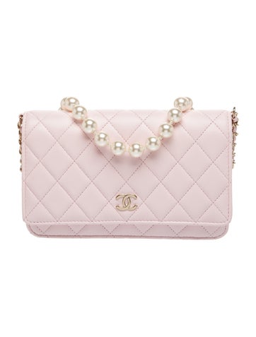 Maxi Pearls Wallet On Chain