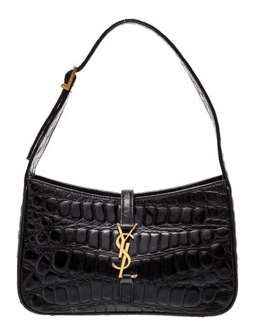 Embossed Leather Le 5 à 7