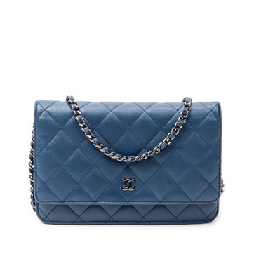 Leather Classic Wallet on Chain