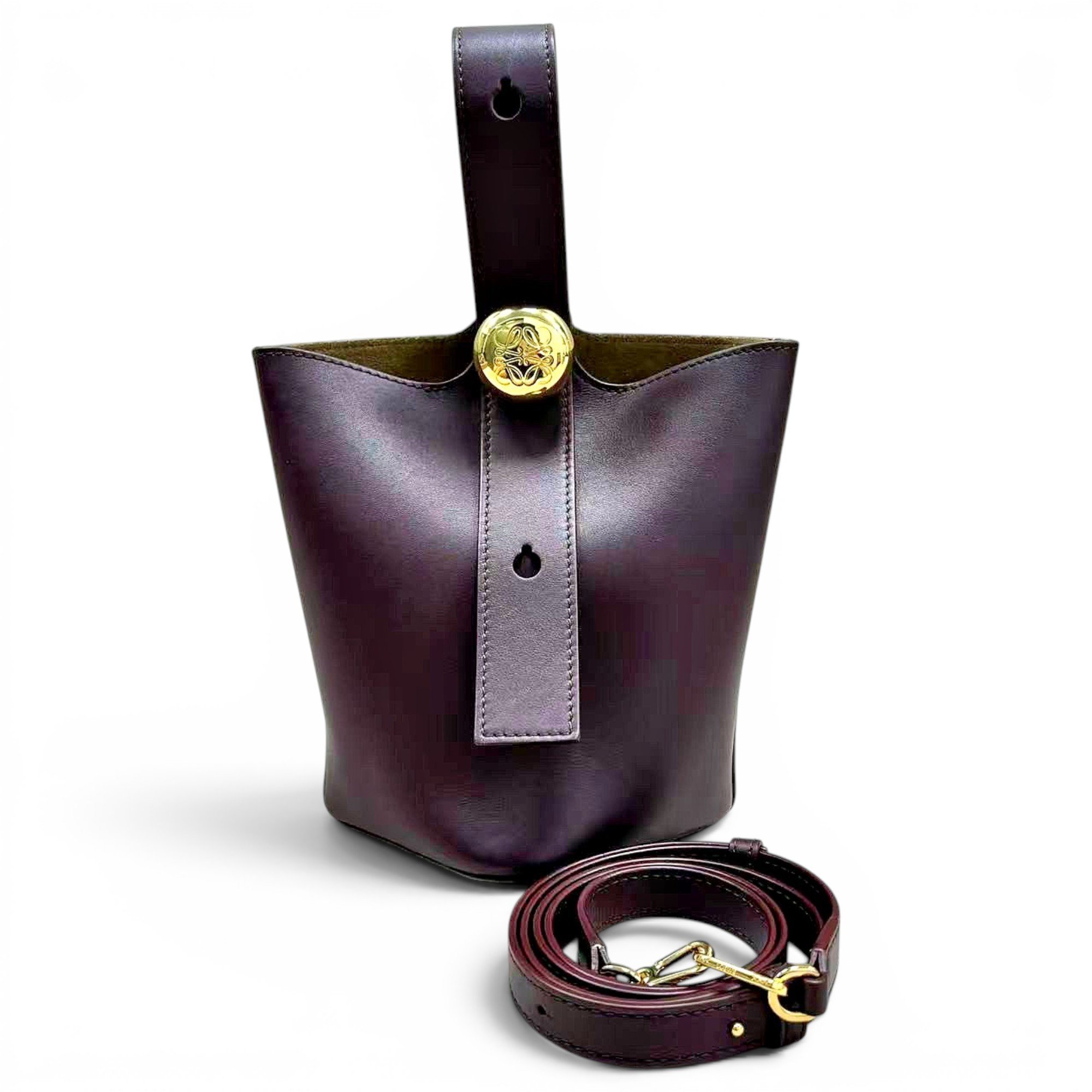 Pebble leather handbag
