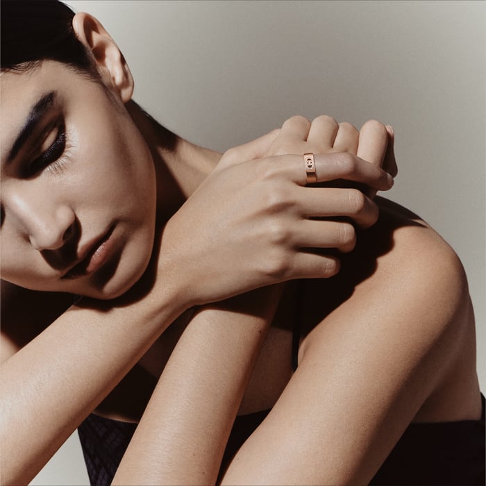 Sans Coloris H d'Ancre Ring, Small Model