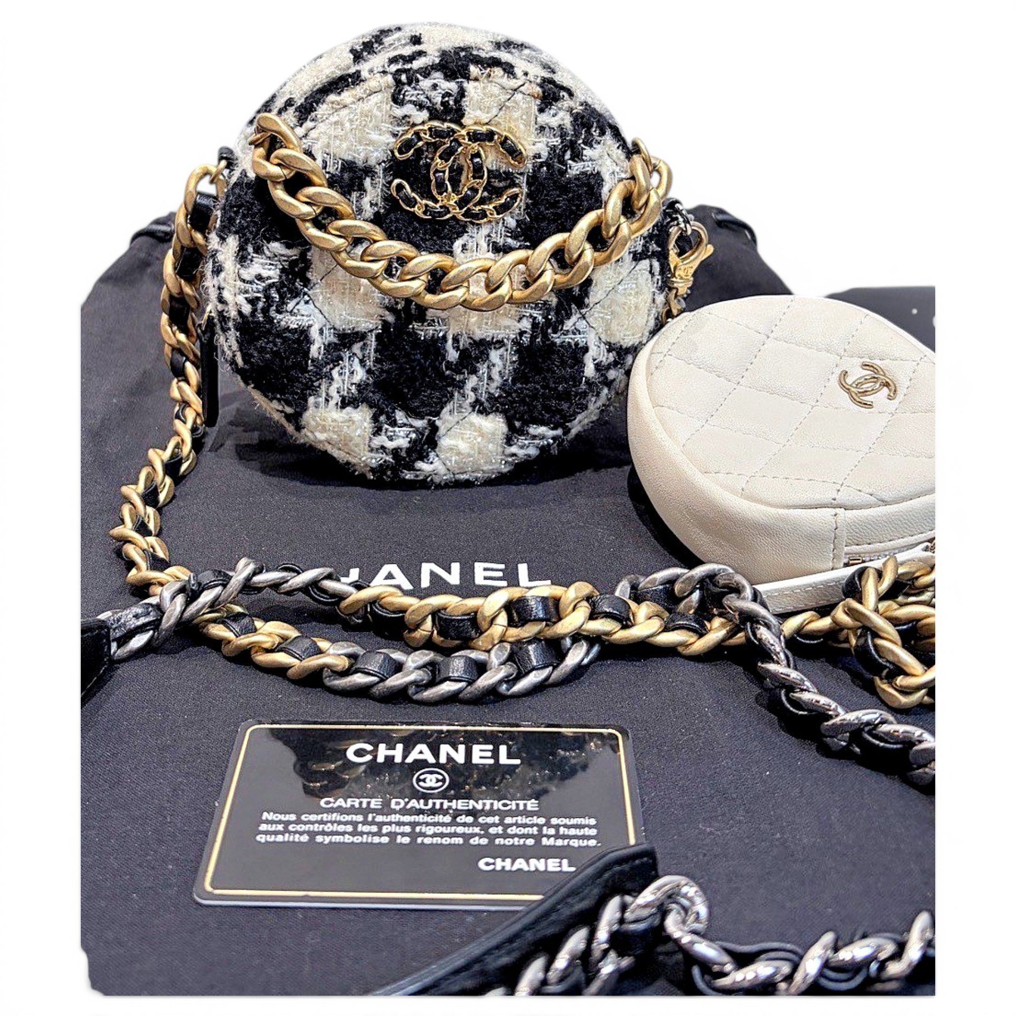 Chanel 19 tweed crossbody bag