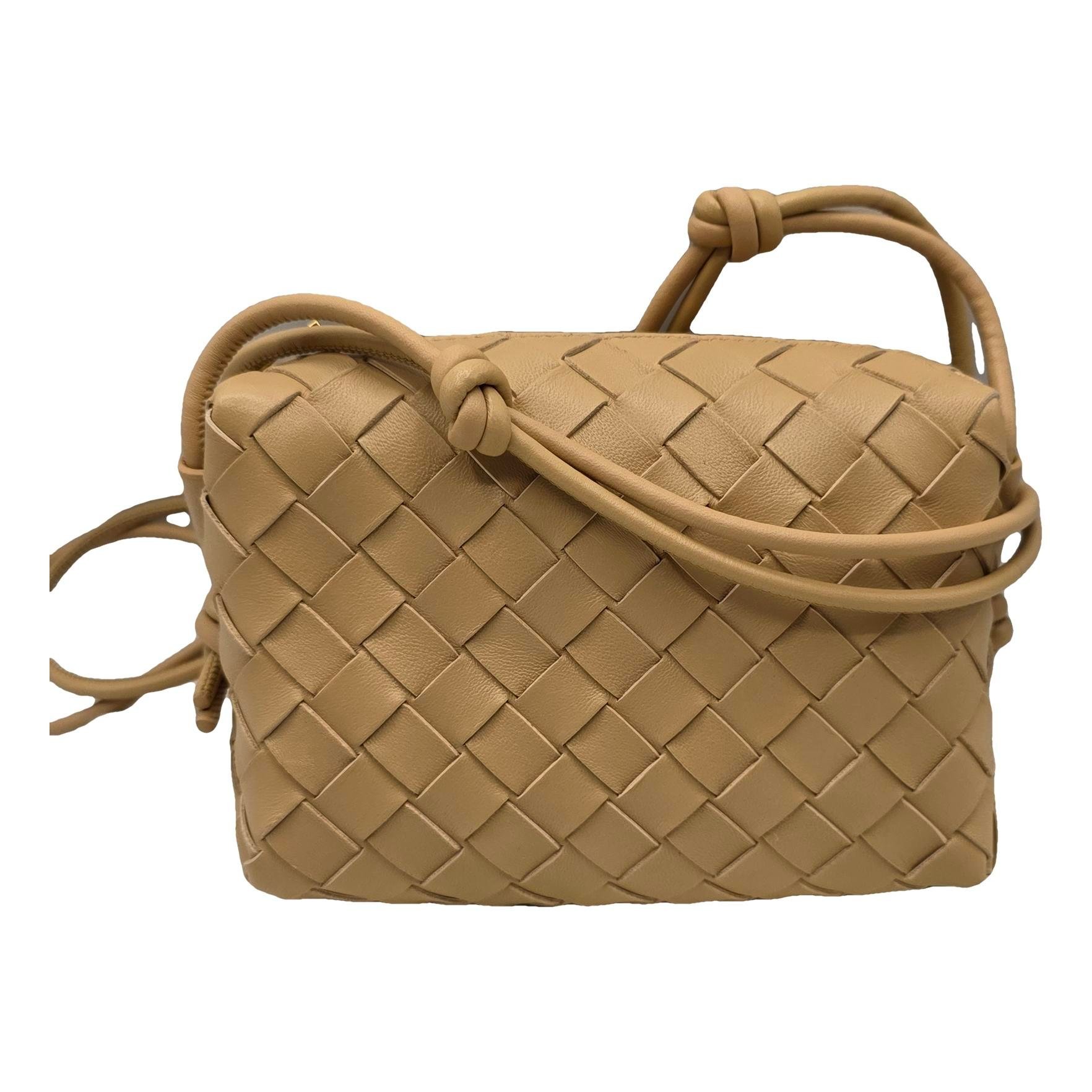 Loop leather handbag